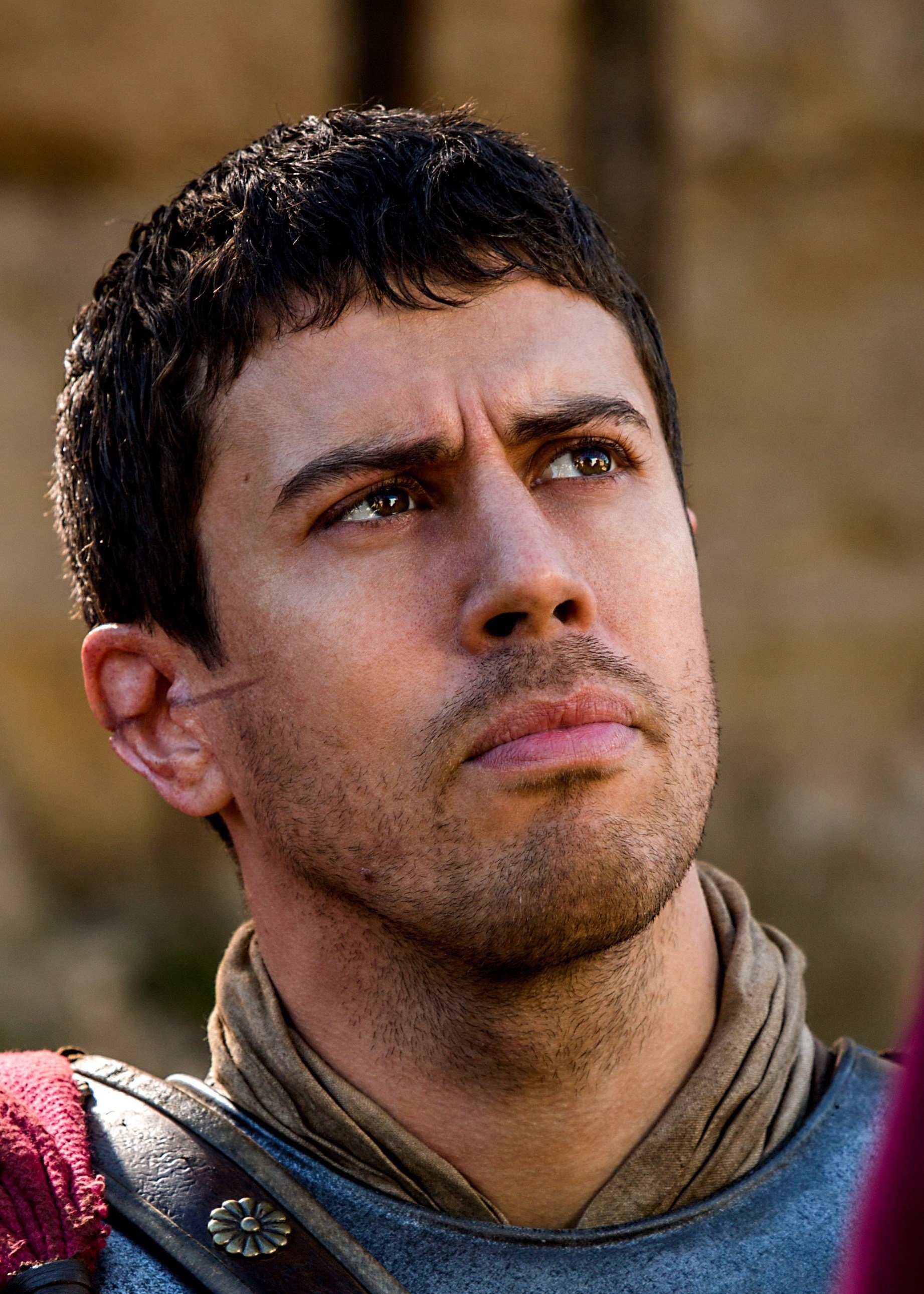 Toby Kebbell, Actor's profile, 1850x2580 HD Phone