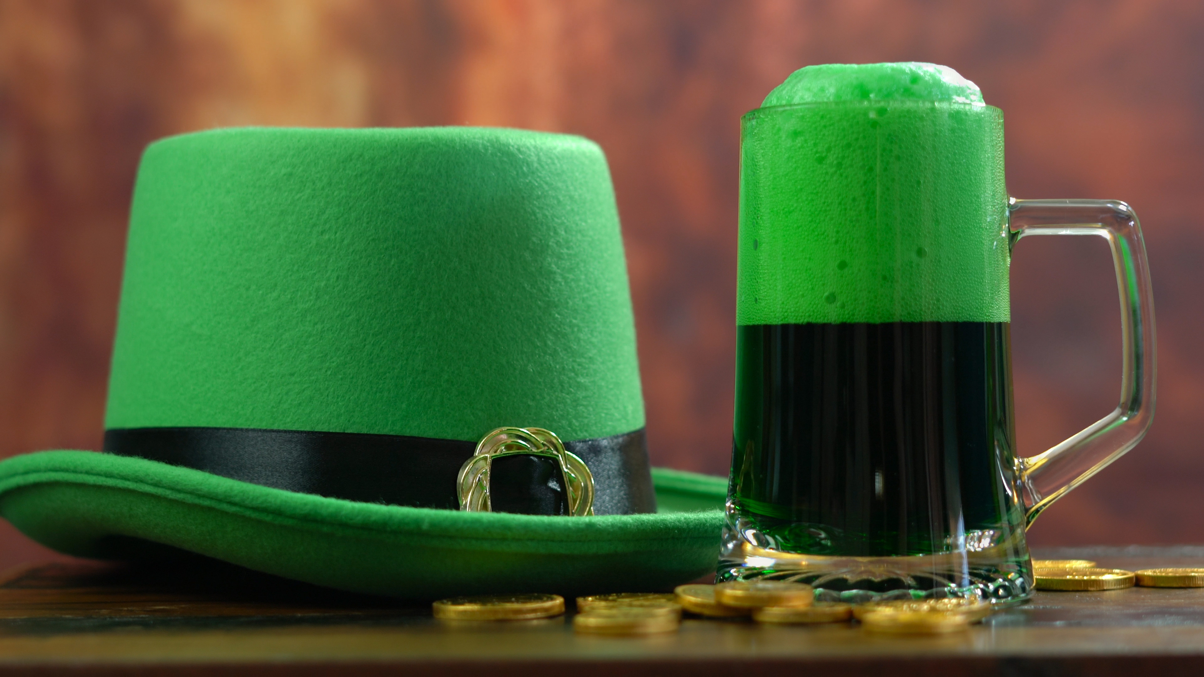 Green beer pouring, St. Patrick's Day, Leprechaun hat, Irish celebration, 3840x2160 4K Desktop