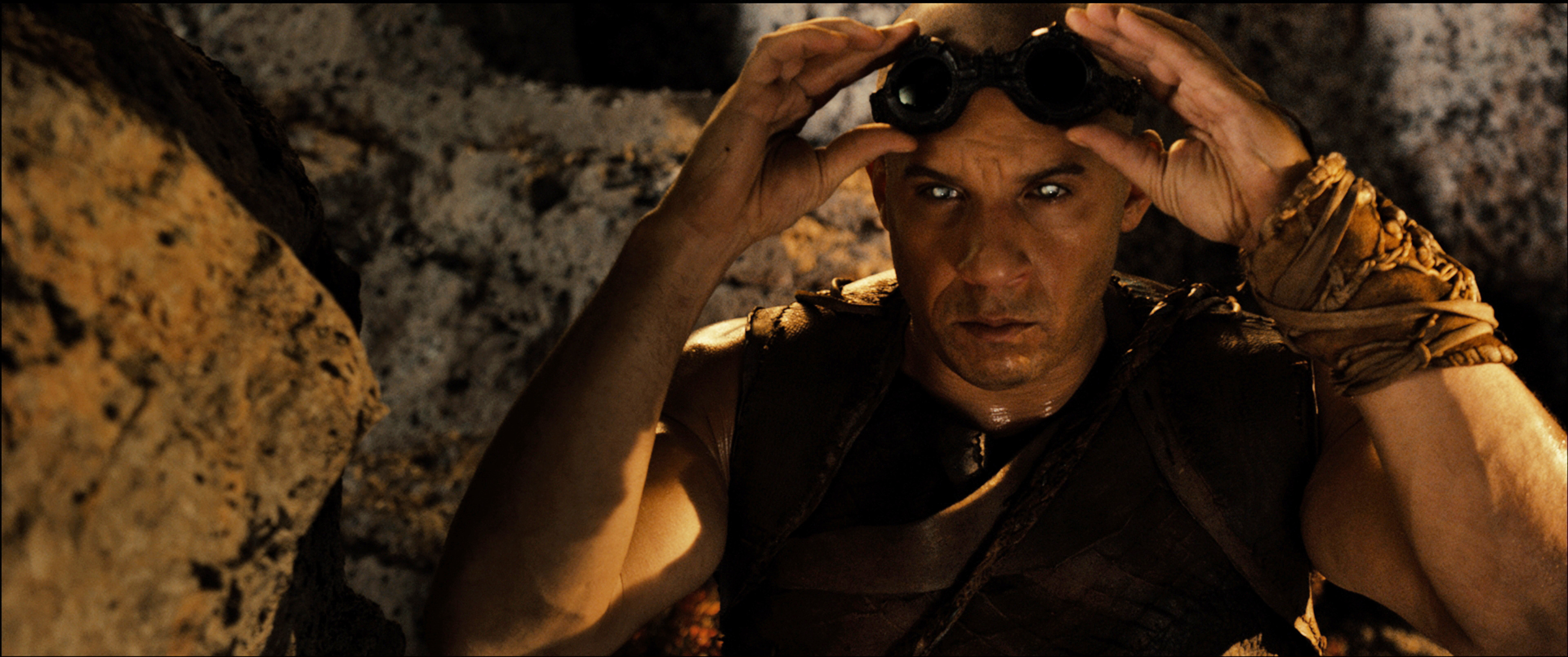 Riddick, 2013 movie, trailer poster, Vin Diesel, 3600x1510 Dual Screen Desktop