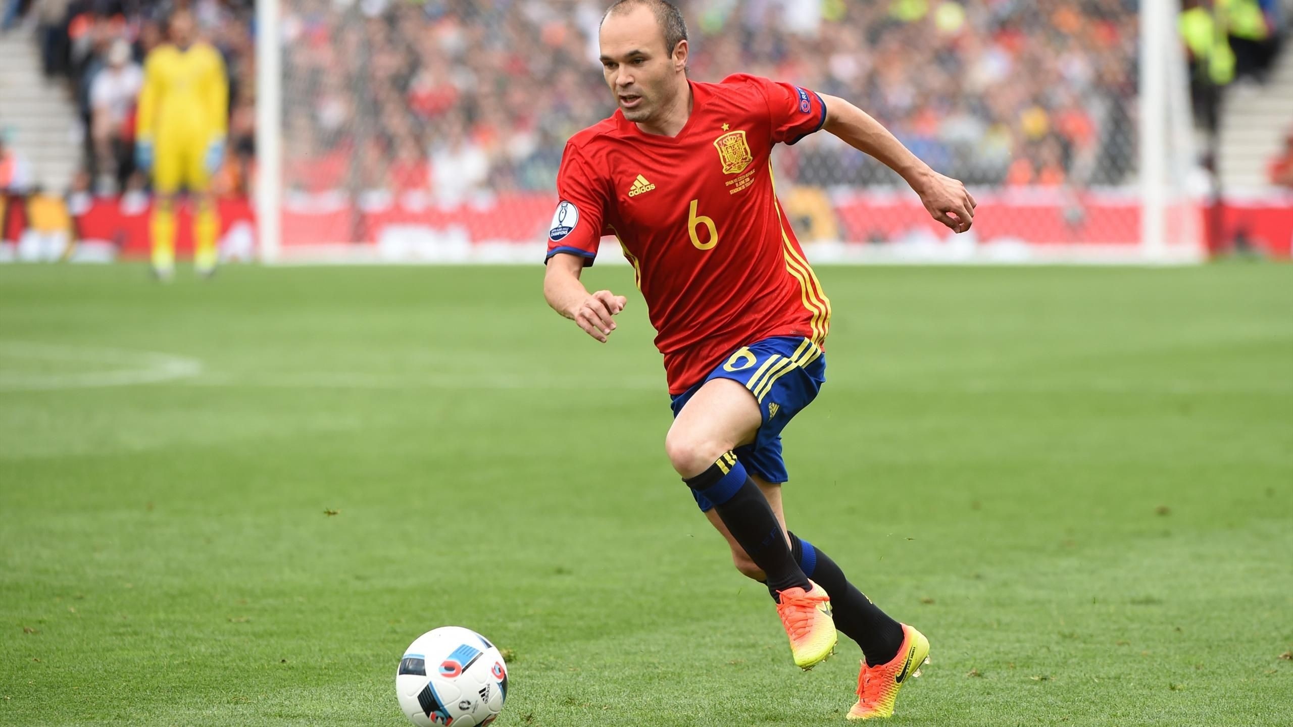 Spain National Football Team, Iniesta Wallpaper, 2560x1440 HD Desktop