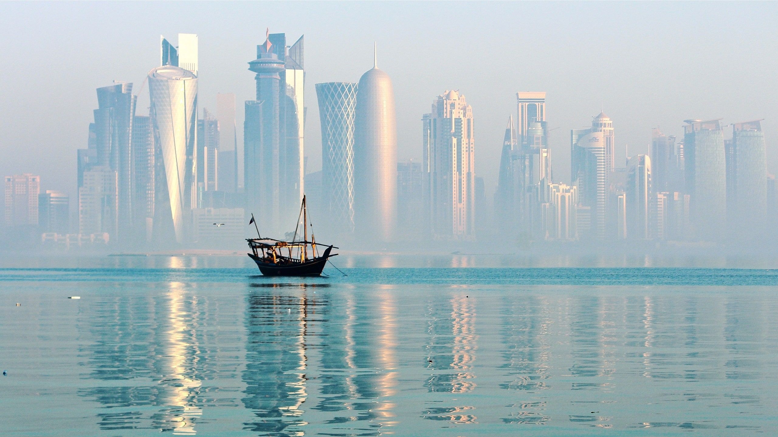 Doha, Qatar, Design lovers guide, Beautiful destinations, 2560x1440 HD Desktop