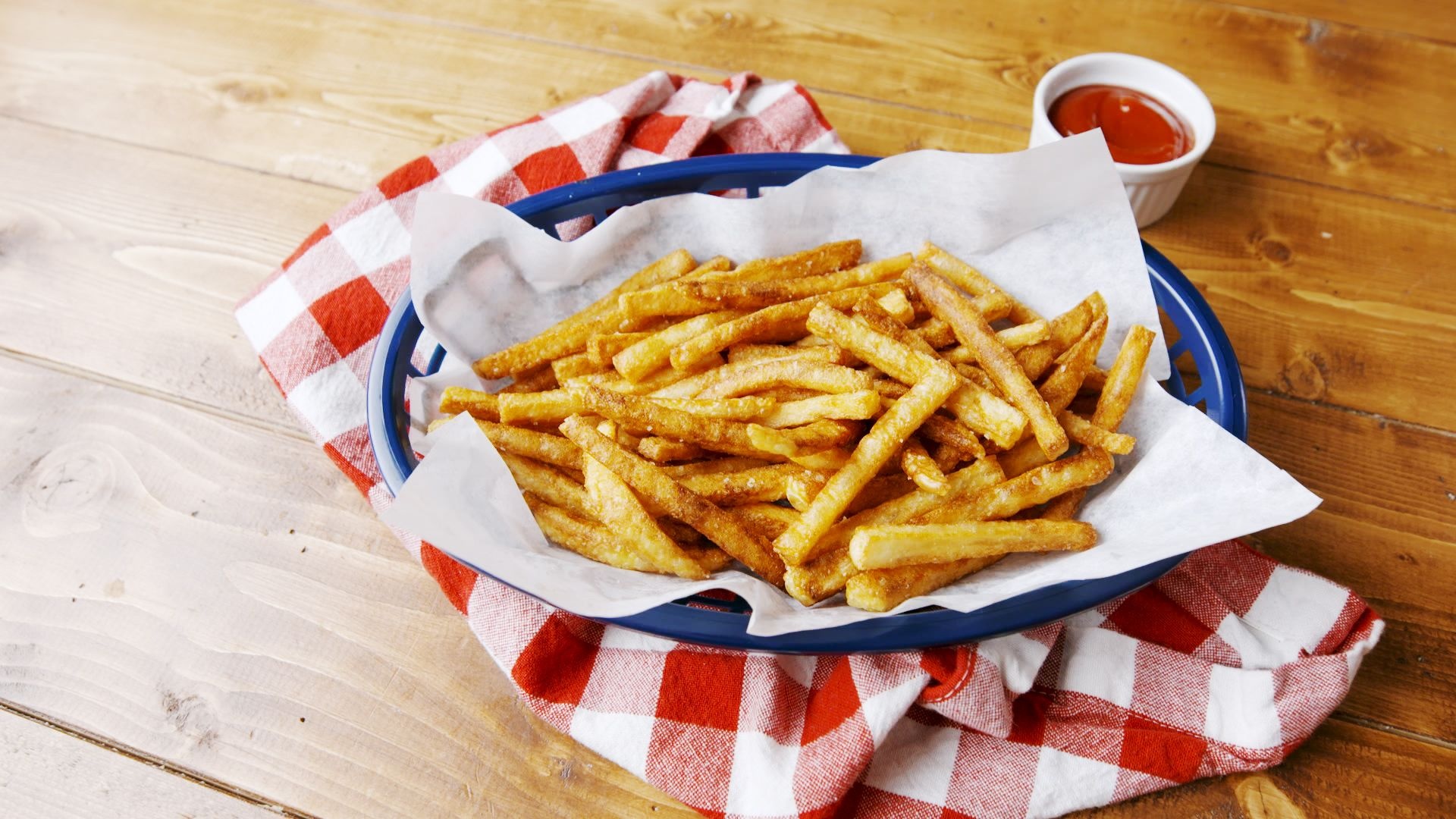 French Fries: Commonly enjoyed as a snack with a variety of dipping sauces. 1920x1080 Full HD Background.