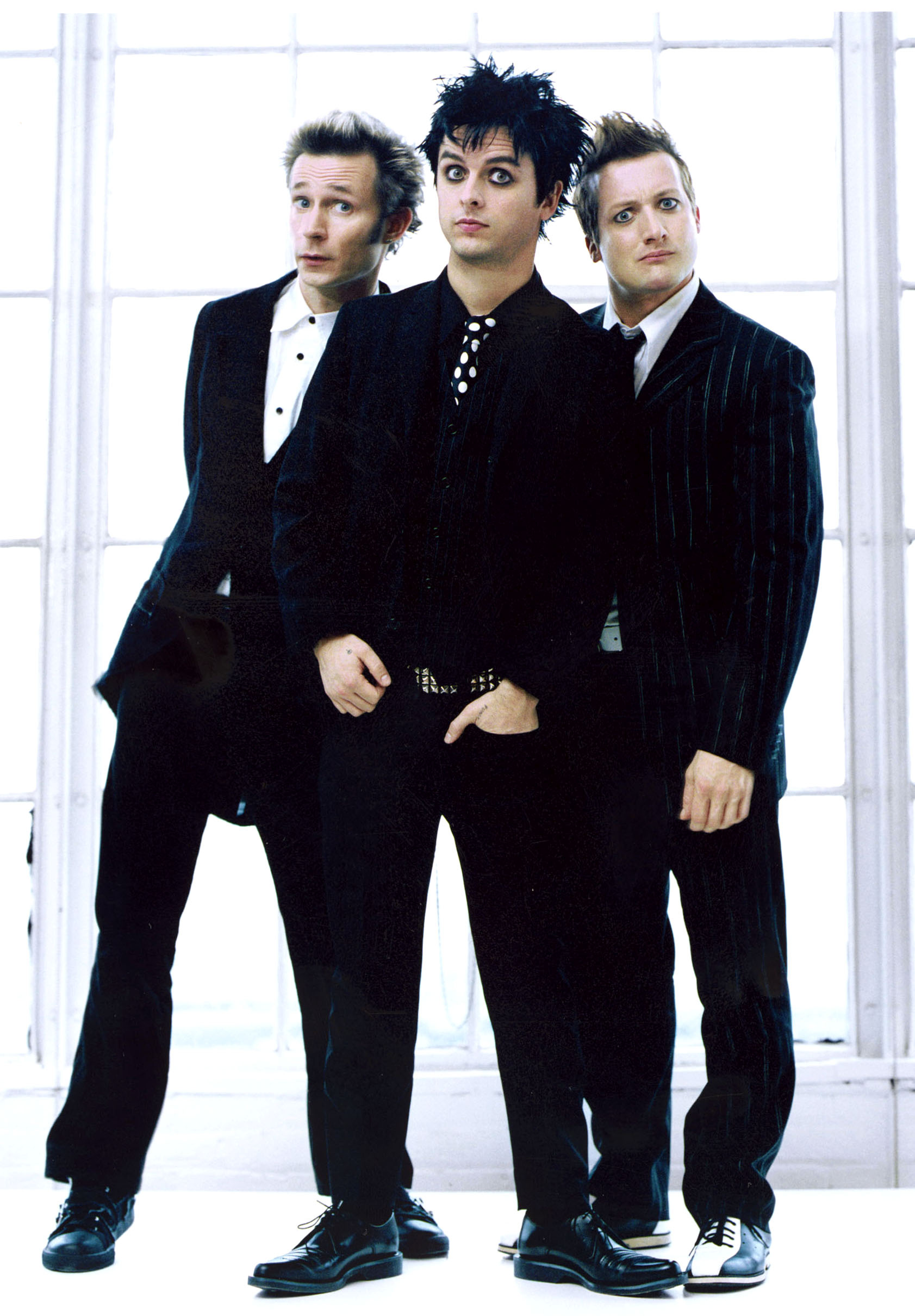 Green Day (Band): "She" was written by frontman Billie Joe Armstrong. 1690x2420 HD Wallpaper.