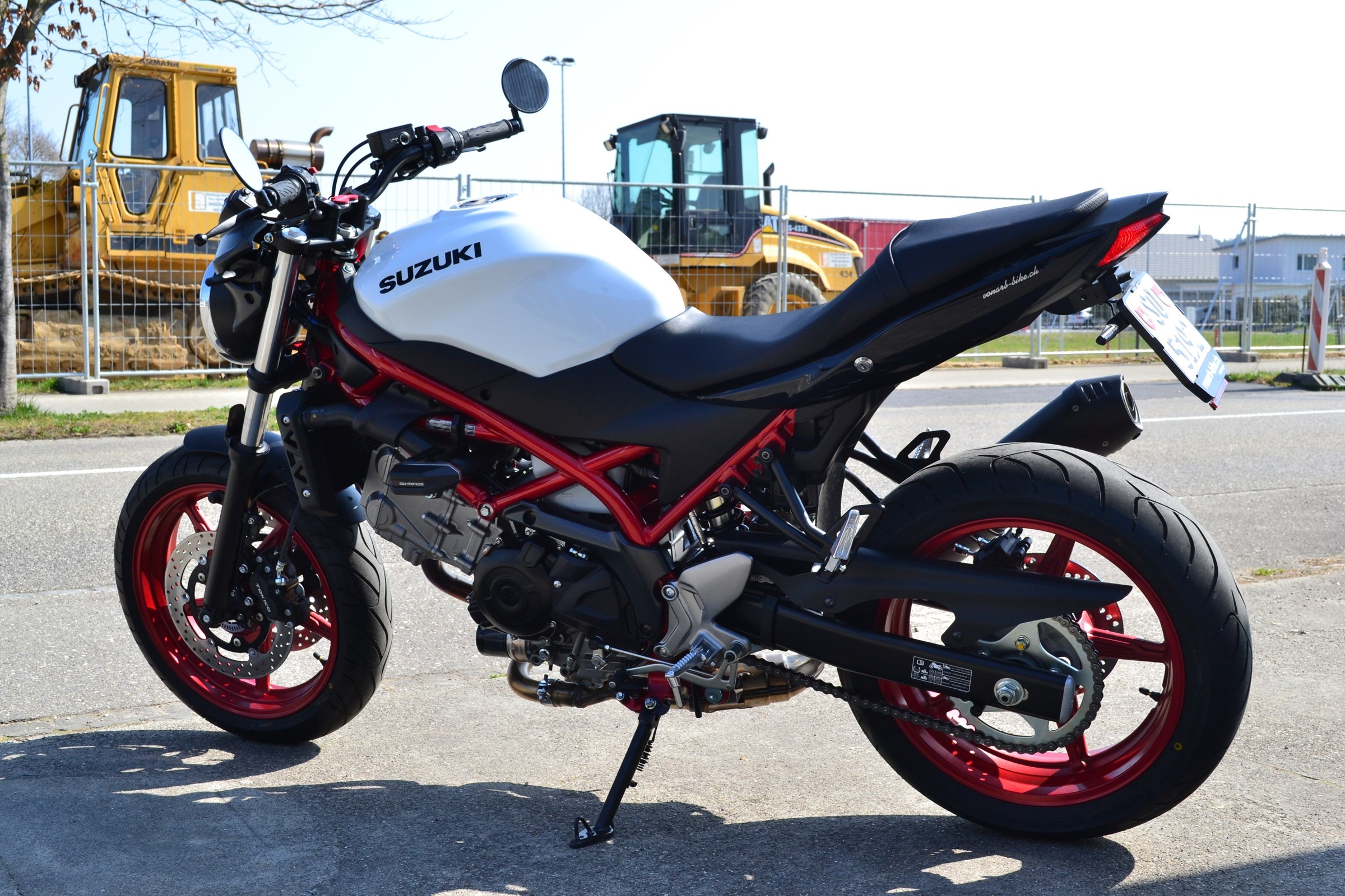Suzuki SV650, New vehicle purchase, Affordable price, Low fuel consumption, 2400x1600 HD Desktop