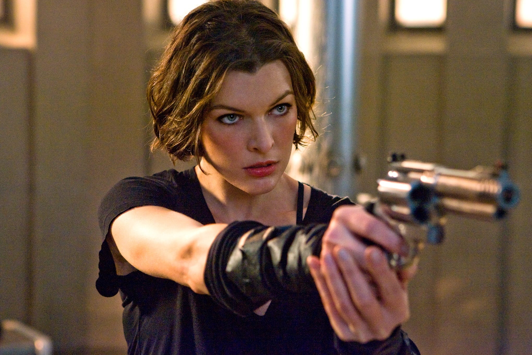 Milla Jovovich, Opinions on Resident Evil reboot, 2040x1360 HD Desktop