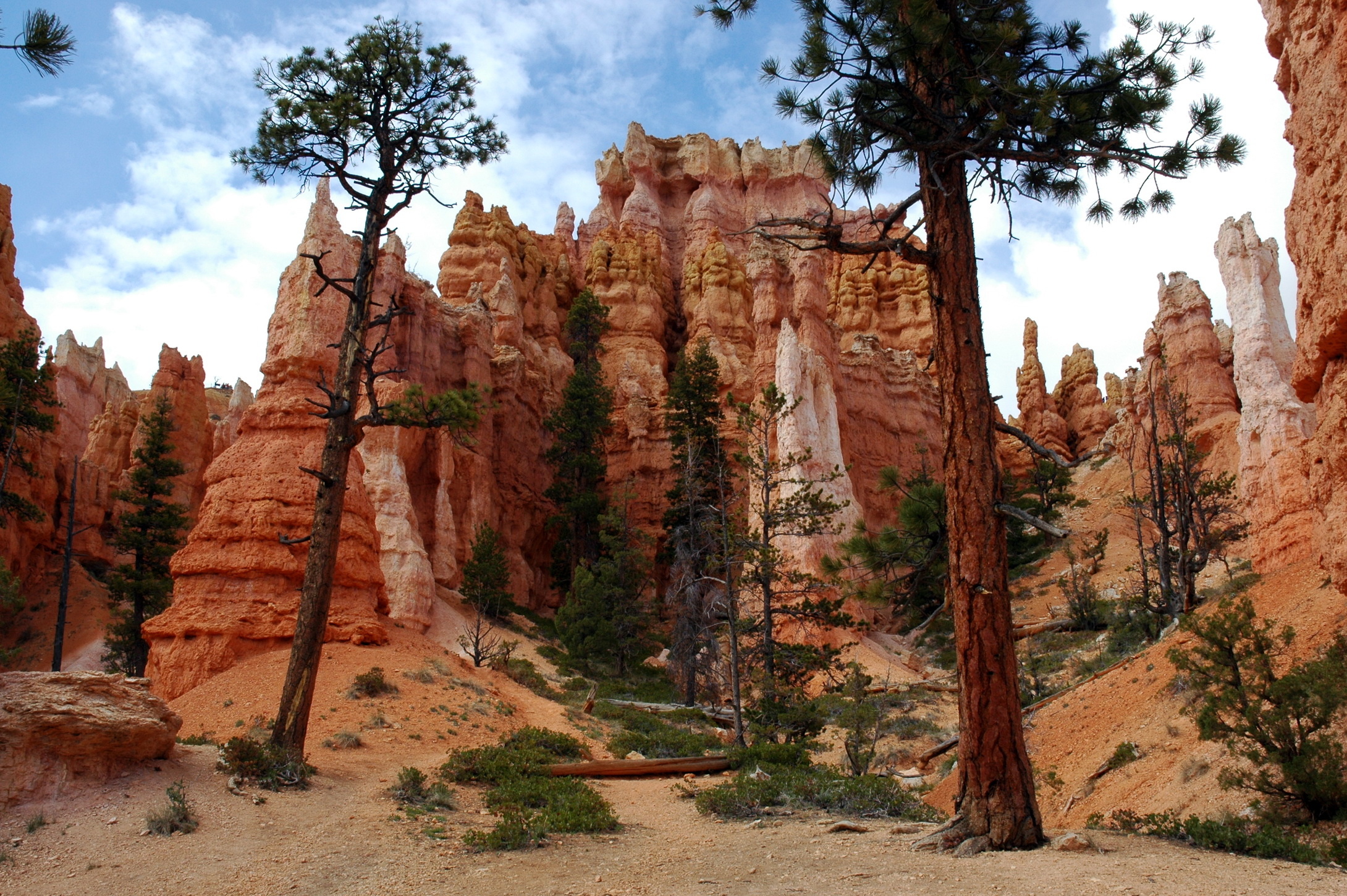 Bryce Canyon National Park, Earth's gallery, Majestic formations, Kings Canyon, 2180x1450 HD Desktop