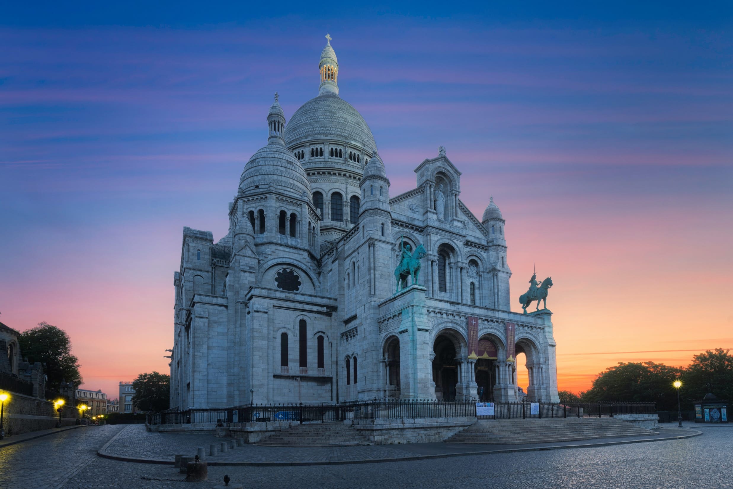 Sacred Heart Basilica, Paris Travels, Famous attraction, Lonely Planet, 2480x1660 HD Desktop