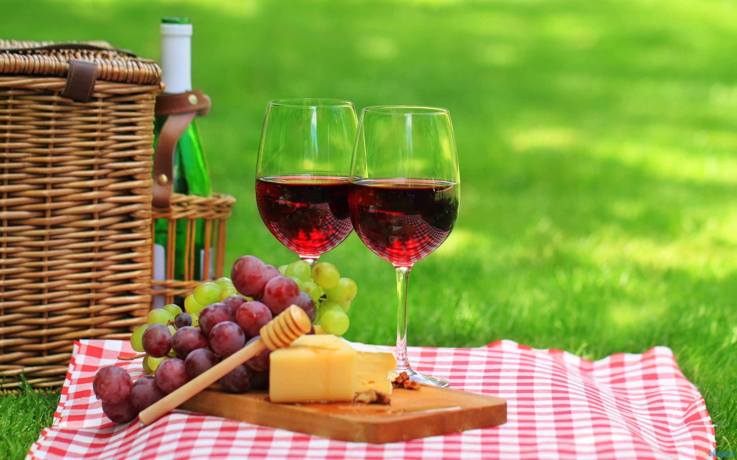 Wine glasses, Grapes, Wicker picnic basket, Food, 2560x1600 HD Desktop