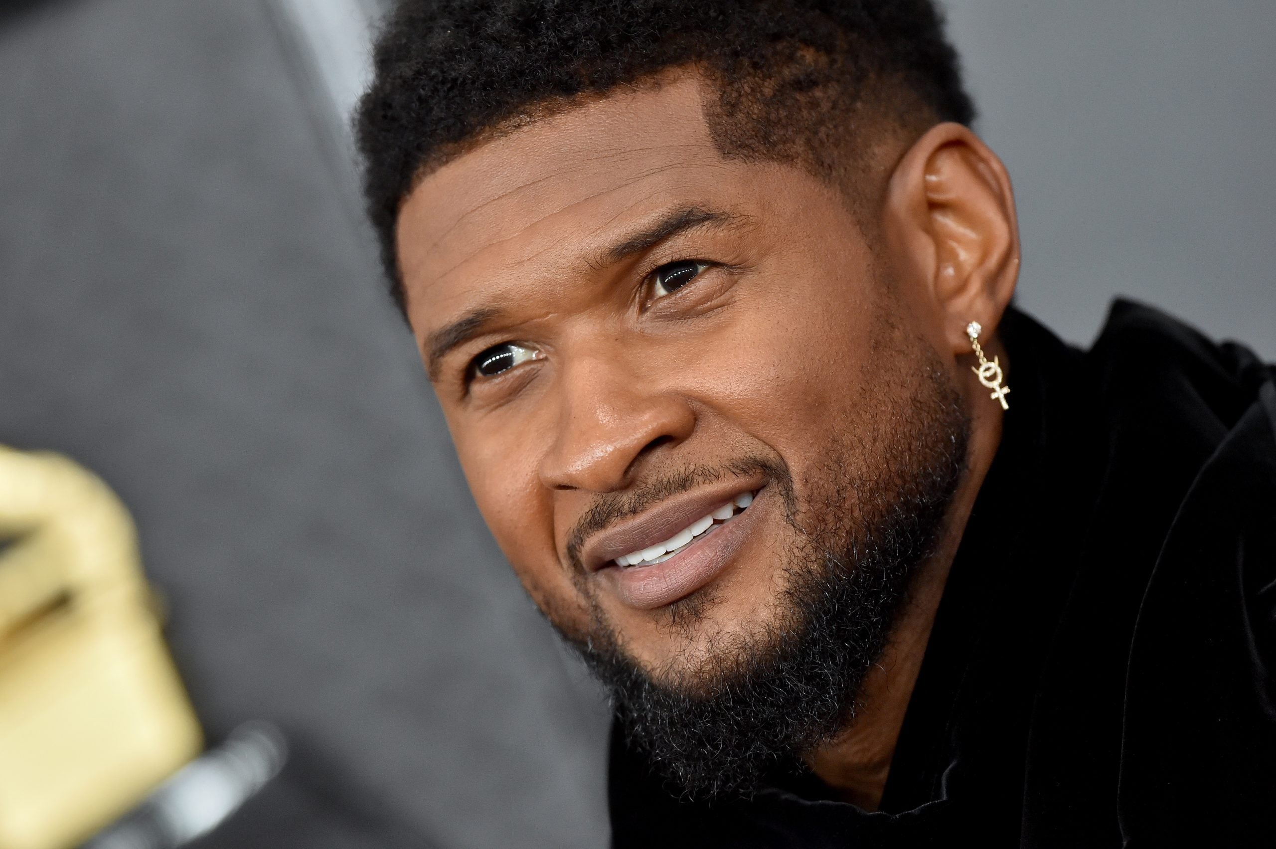 Usher, Style theft allegations, Essence, 2560x1710 HD Desktop