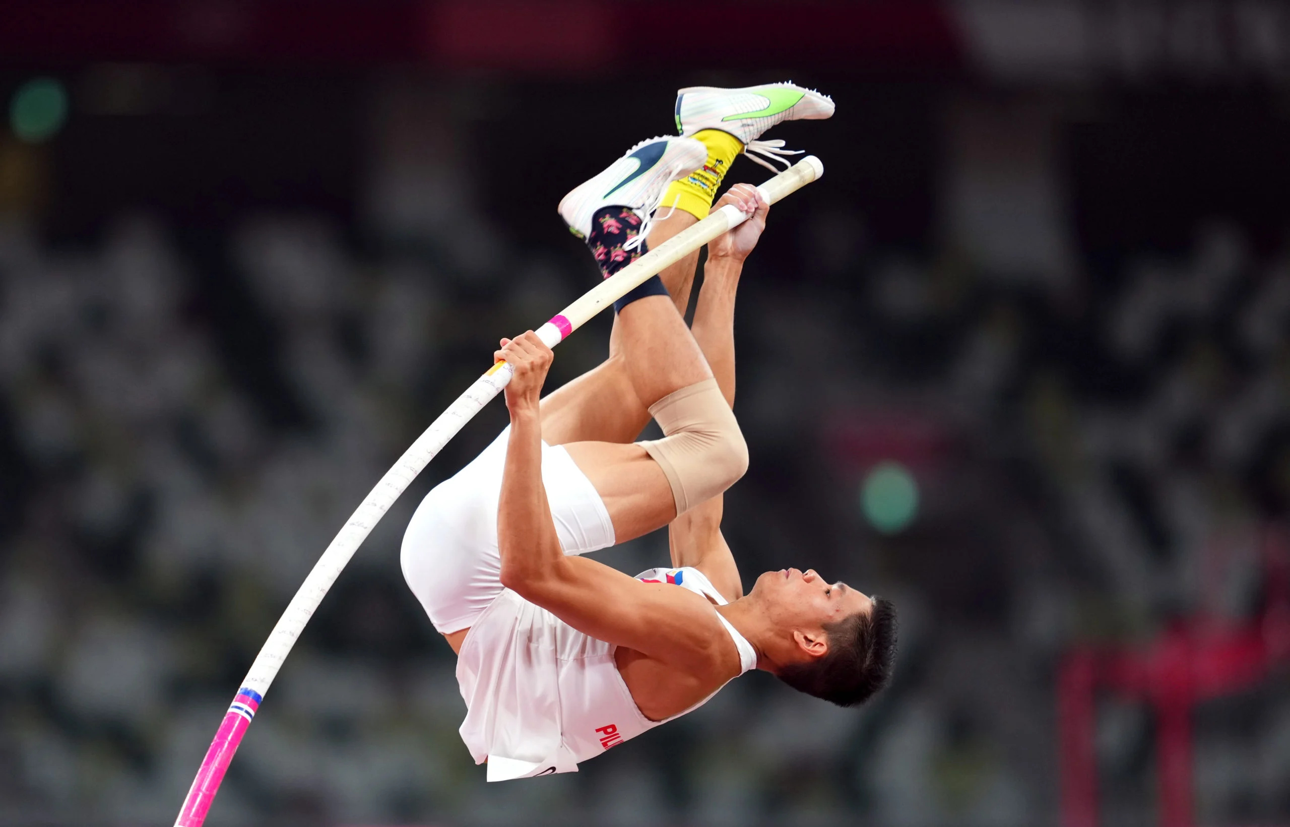 Pole Vaulting: EJ Obiena, Top performers, A sport of leaping over a bar by using flexible stick. 2560x1650 HD Wallpaper.