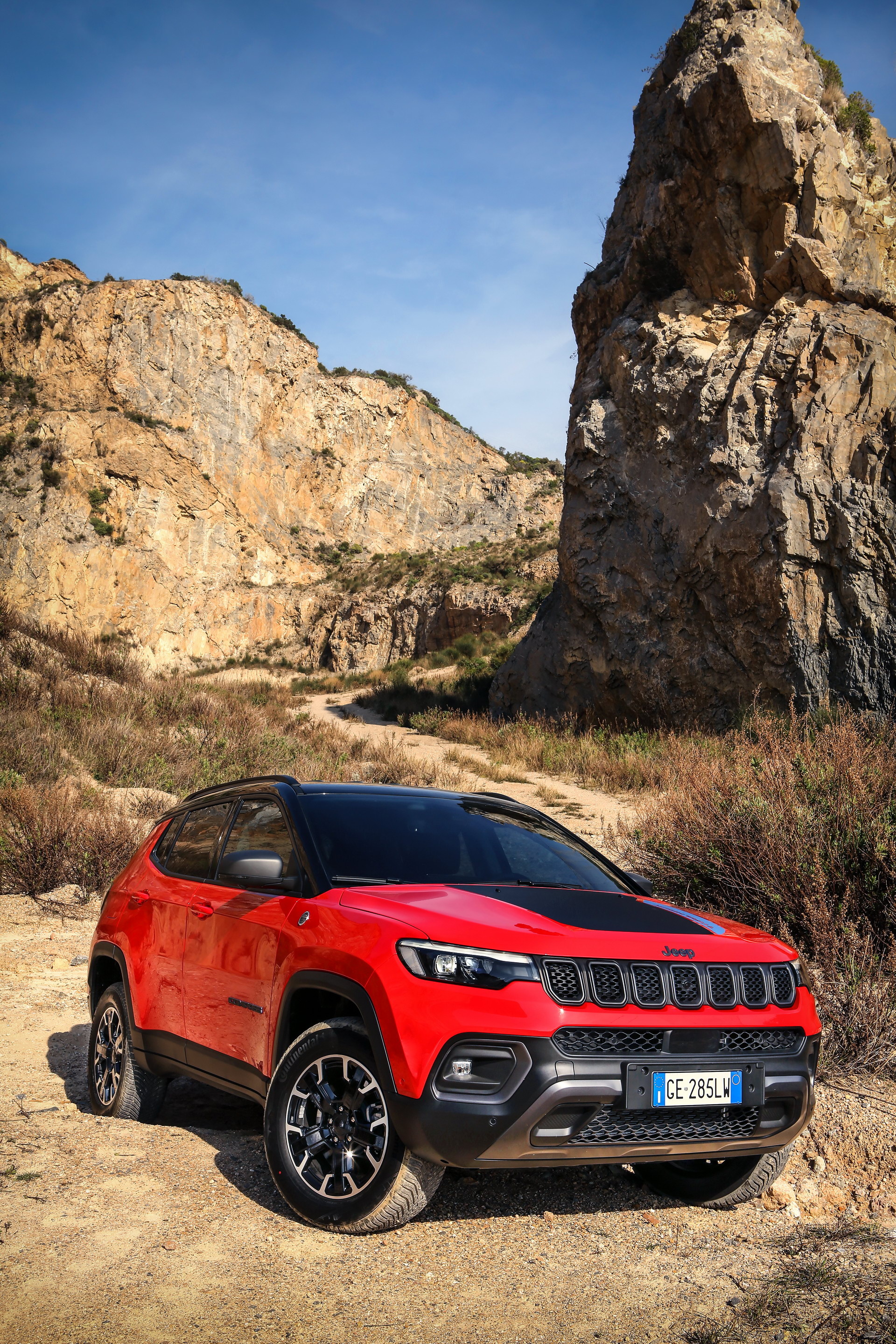 Jeep Compass, 2022 model, Trailhawk 4xe edition, Front phone wallpapers, 1920x2880 HD Phone