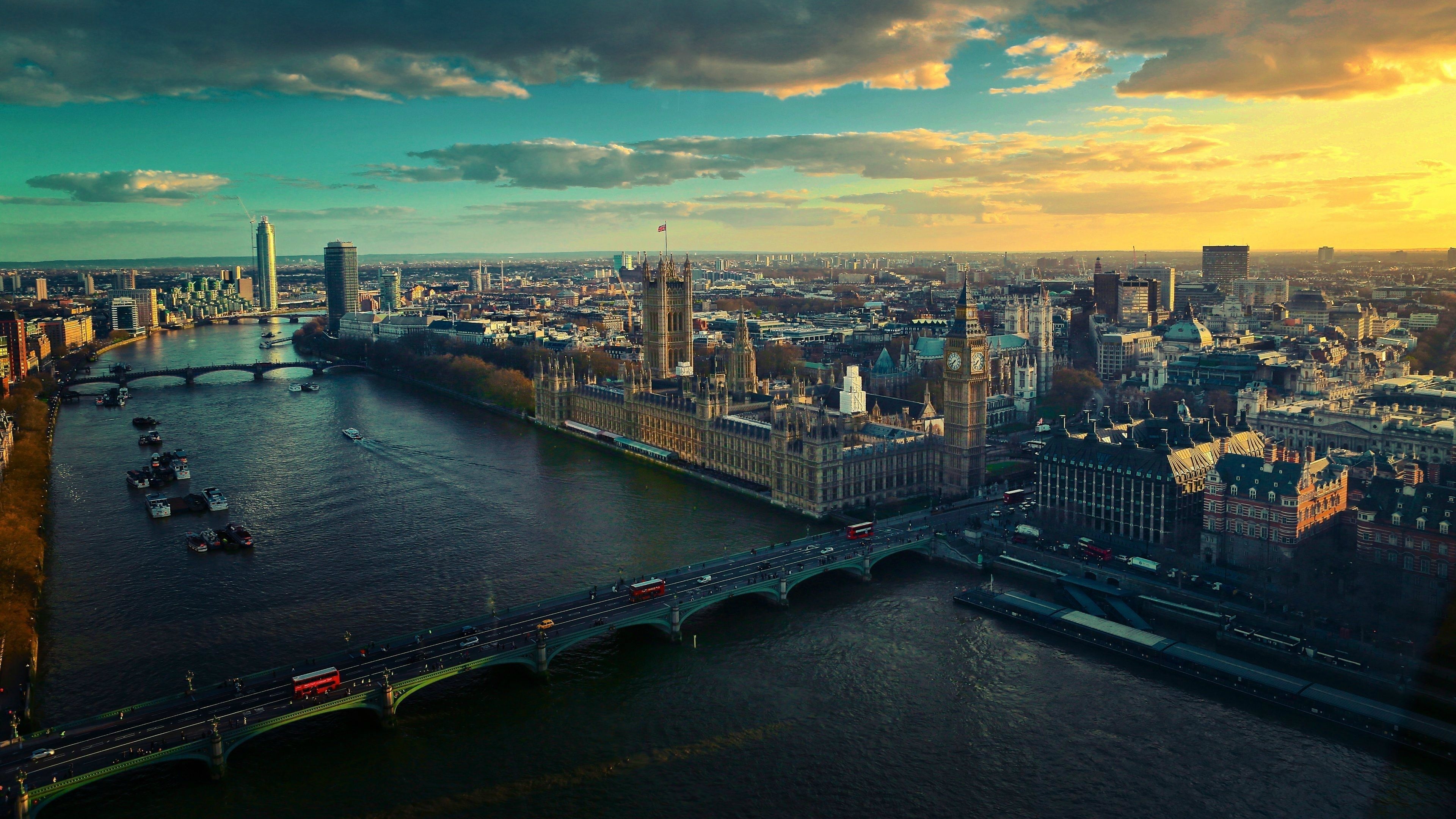 London: Westminster Bridge, Aerial view. 3840x2160 4K Wallpaper.