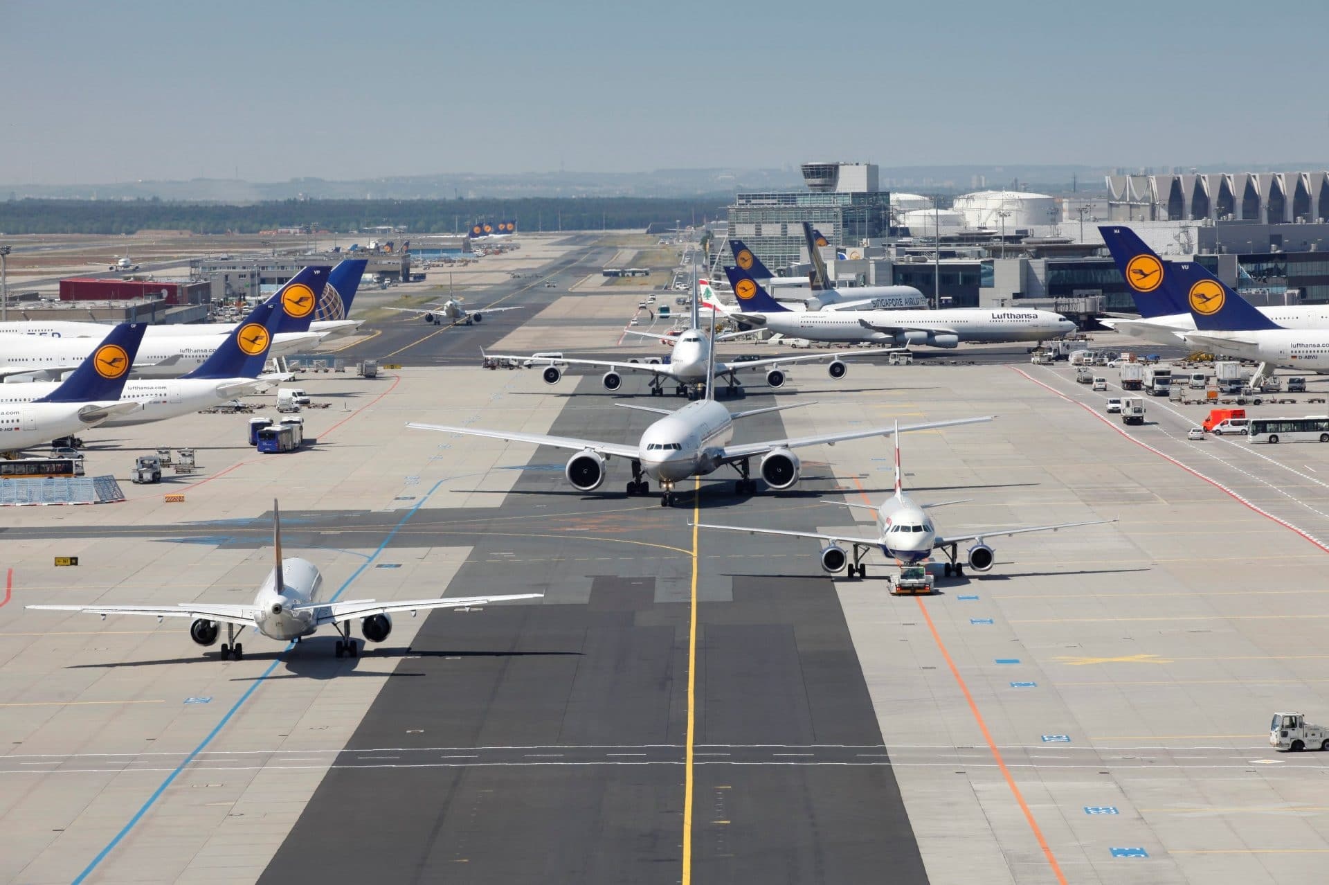 Frankfurt Airport, Passenger statistics, Busiest airports, Travel hub insights, 1920x1280 HD Desktop