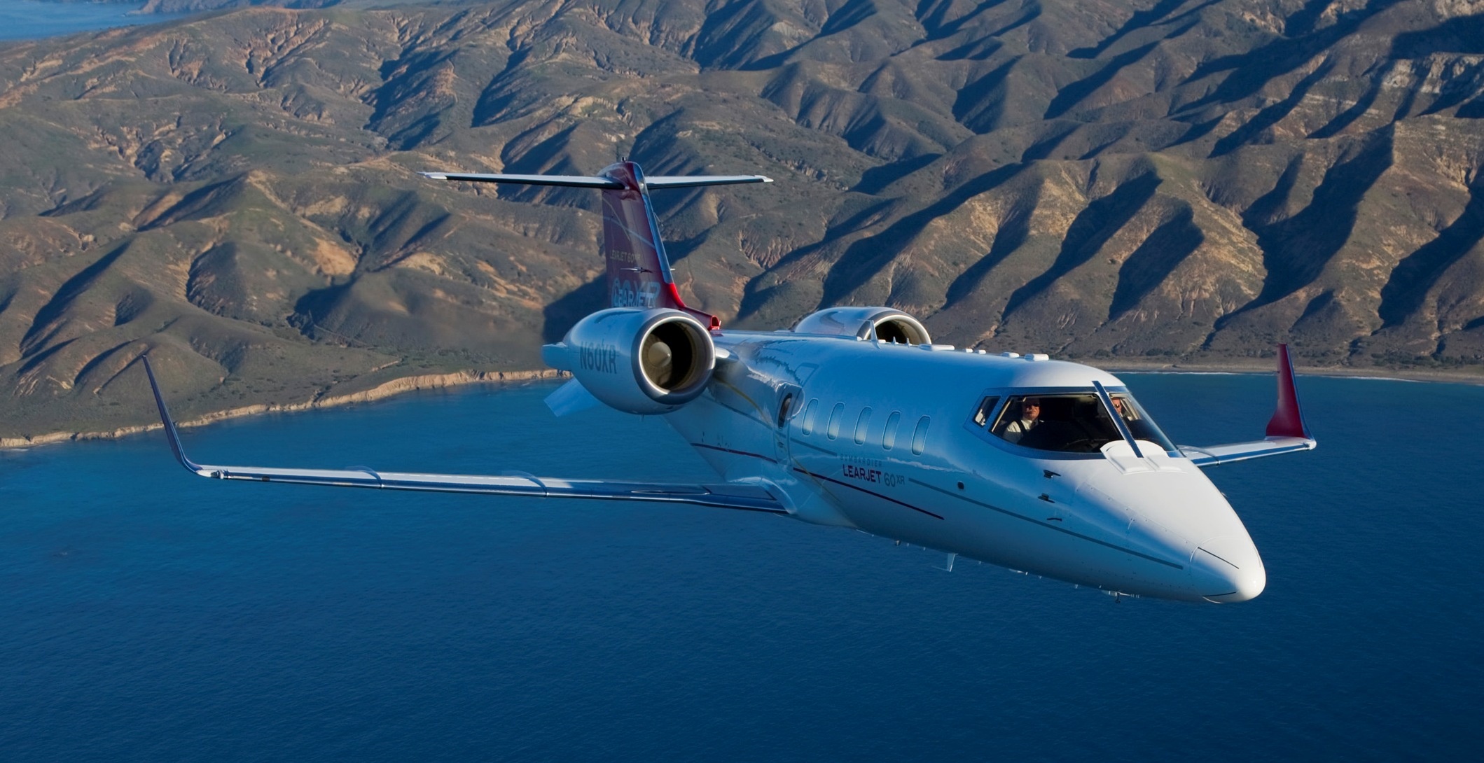 Learjet 60, Luxurious private jet, 2120x1090 HD Desktop
