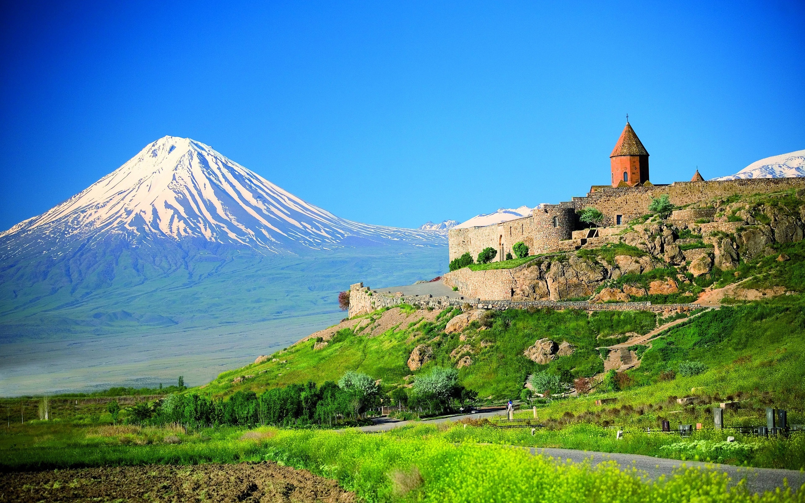 Armenia: Khor Virap, Ecoregion, Natural landscape. 2560x1600 HD Wallpaper.