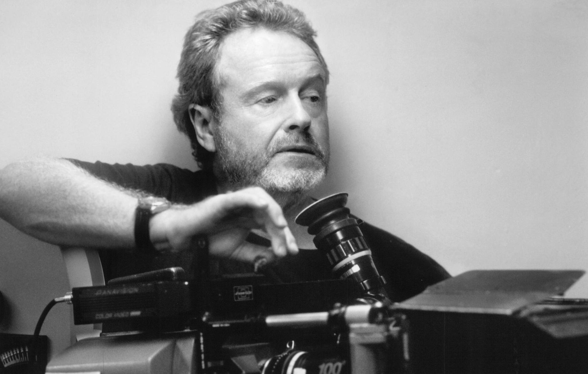 Ridley Scott, Visionary director, Captivating wallpapers, Creative genius, 2050x1310 HD Desktop