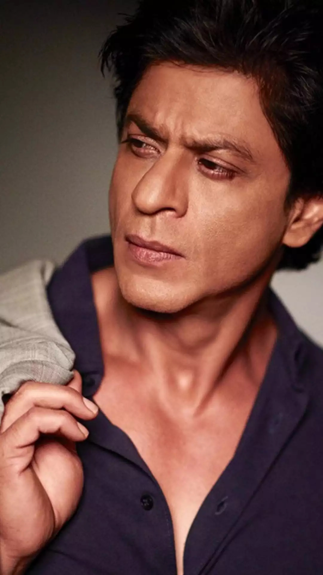 Shah Rukh Khan, Stereotype breaker, Times of India, Fans' adoration, 1080x1920 Full HD Phone