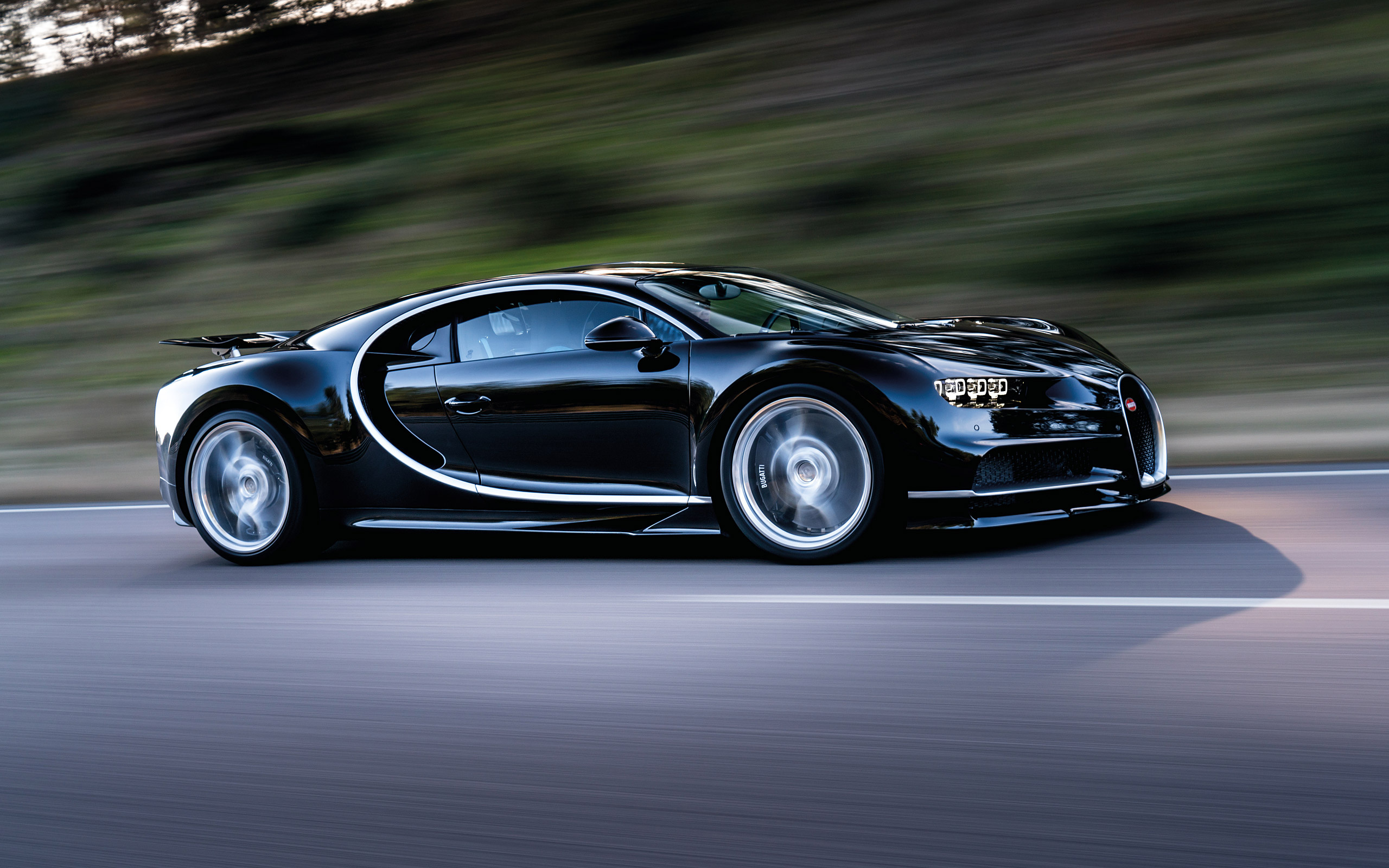 Bugatti Chiron, Exquisite craftsmanship, Sleek design, High-performance marvel, 2560x1600 HD Desktop