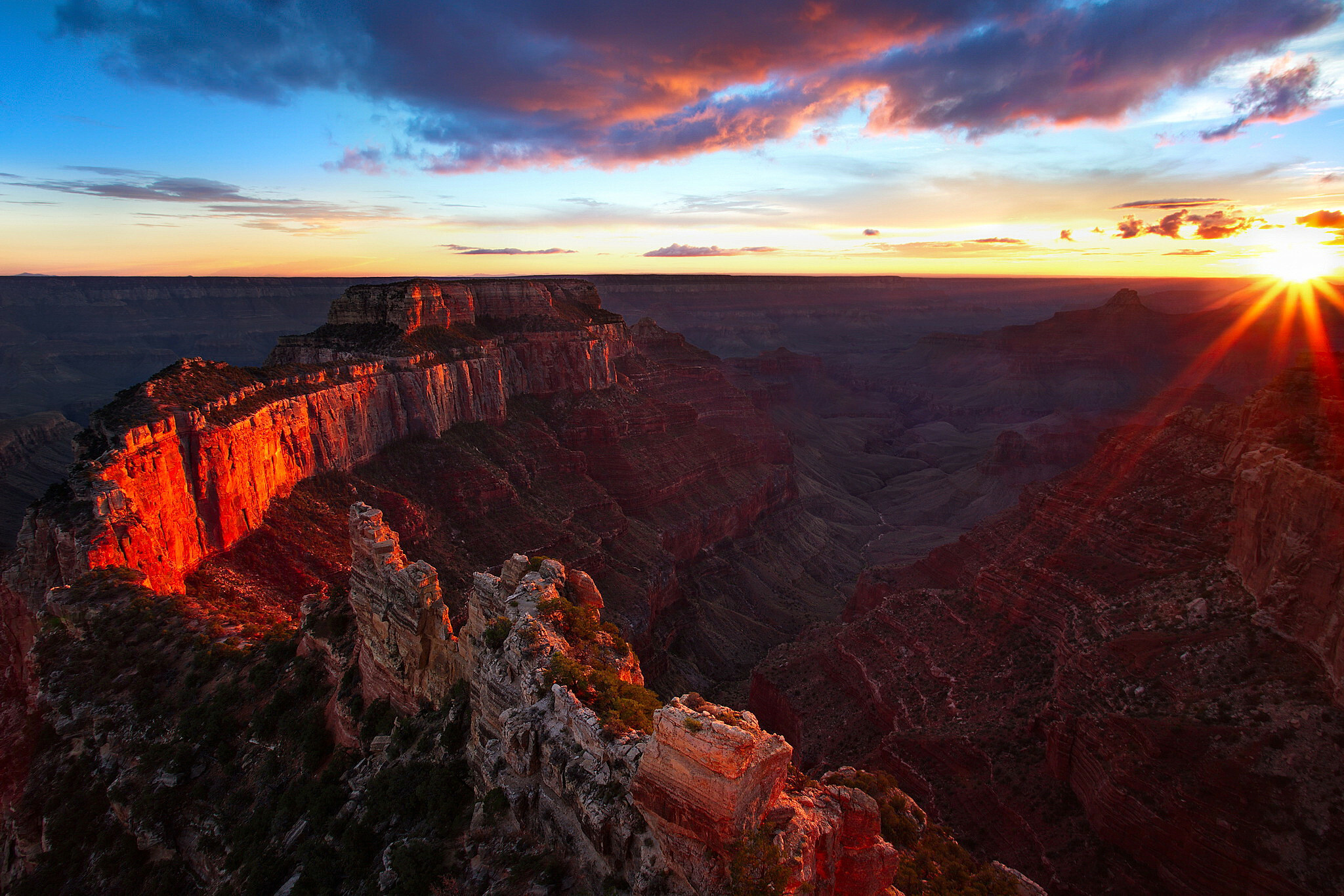 Grand Canyon: Arizona landmark, Formed 5 to 6 million years ago. 2050x1370 HD Background.