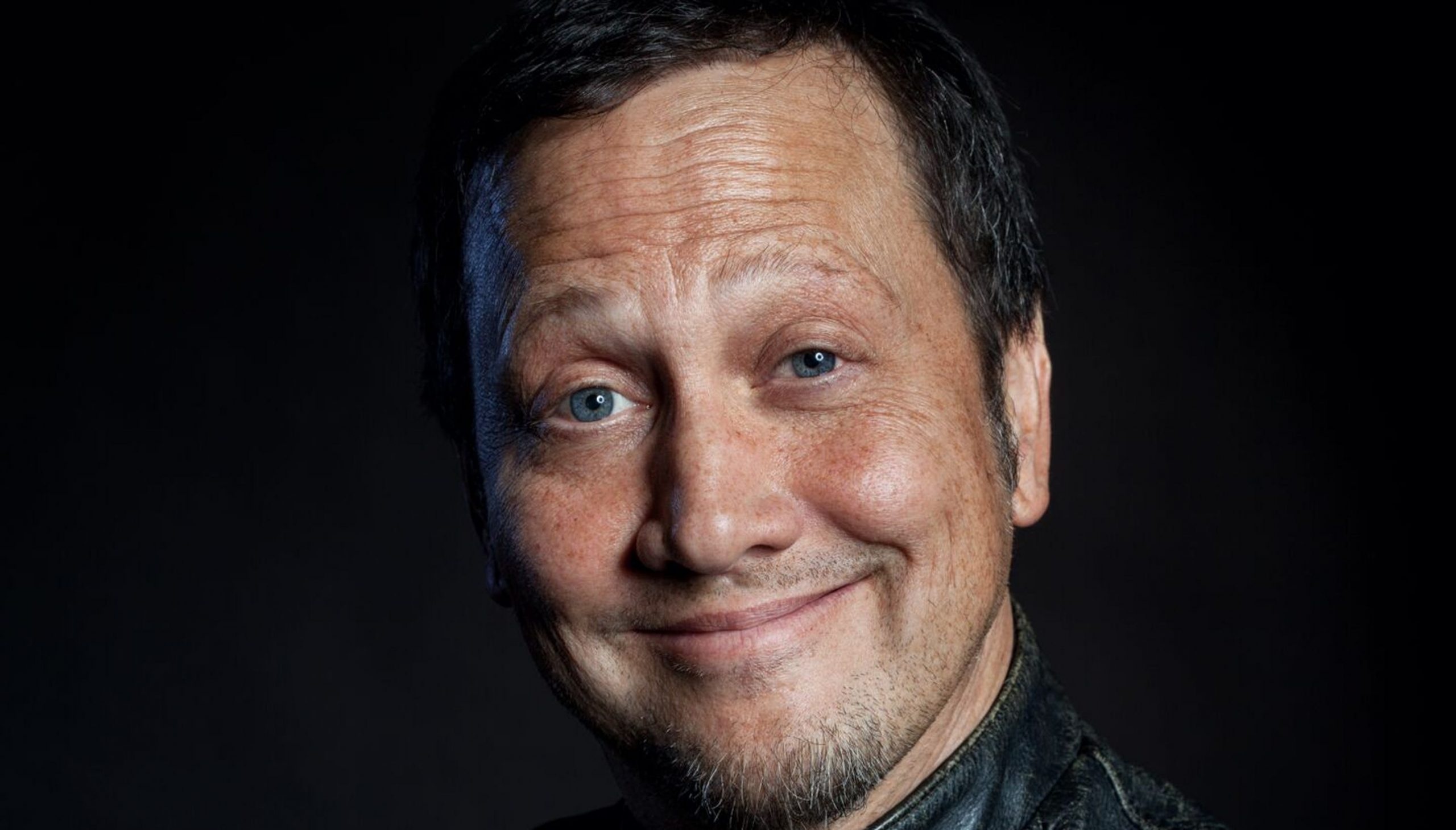 Rob Schneider: Took a role as a San Francisco hobo in the 2004 remake of Around the World in 80 Days. 2560x1460 HD Background.