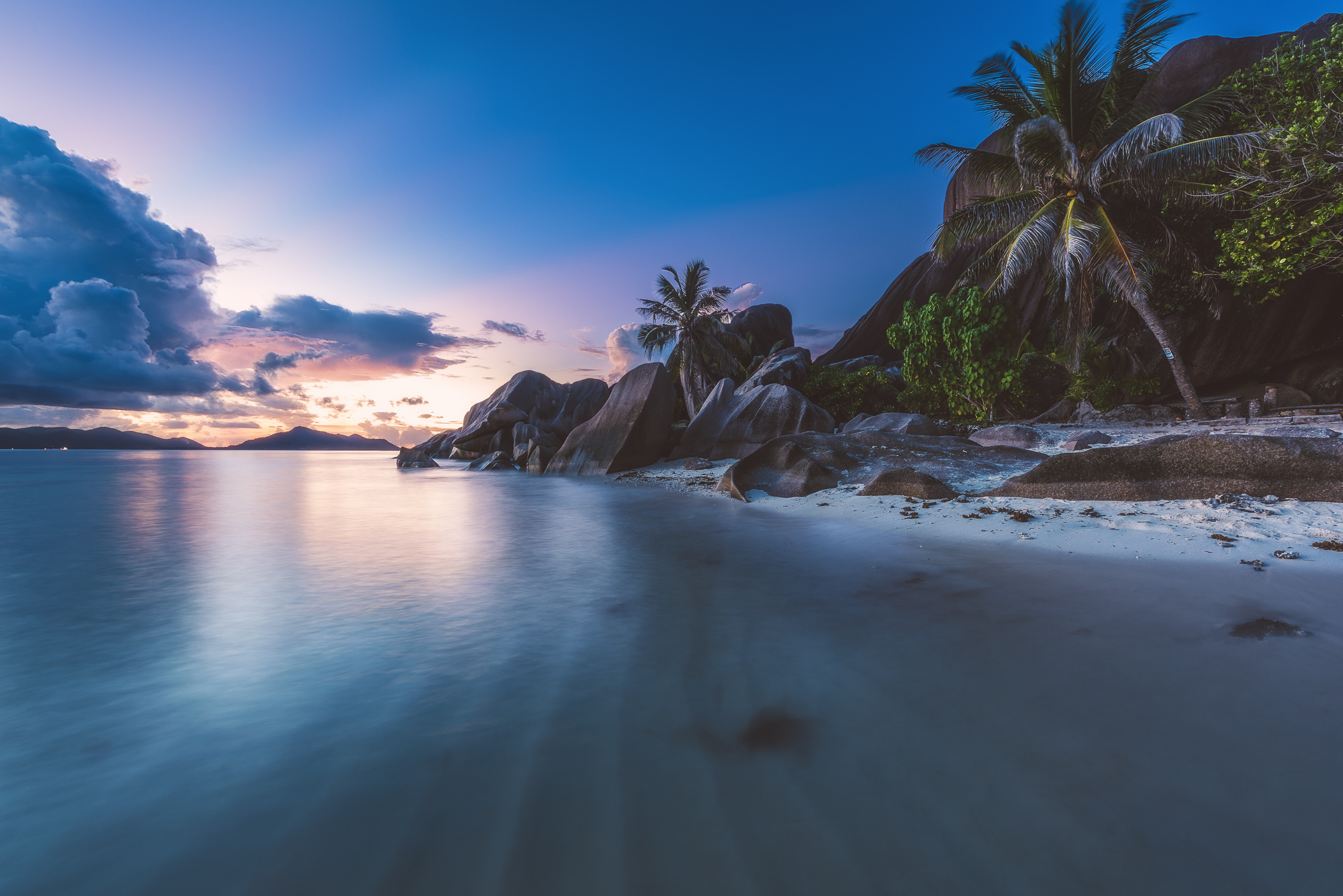 Seychelles getaway, Praslin escapade, Photographic journey, Nature's wonders, 2000x1340 HD Desktop