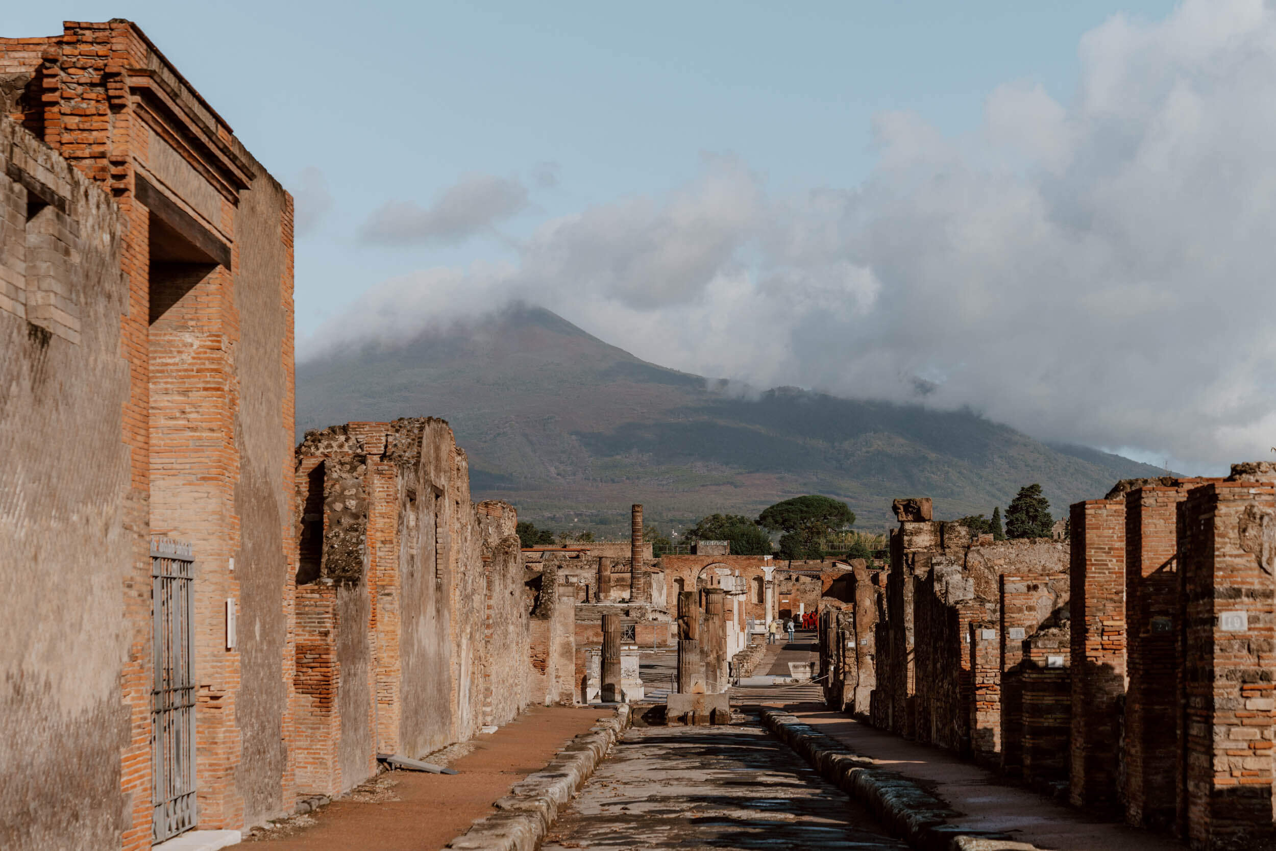 Pompeii, Mount Vesuvius, One day, Dusty roads, 2500x1670 HD Desktop