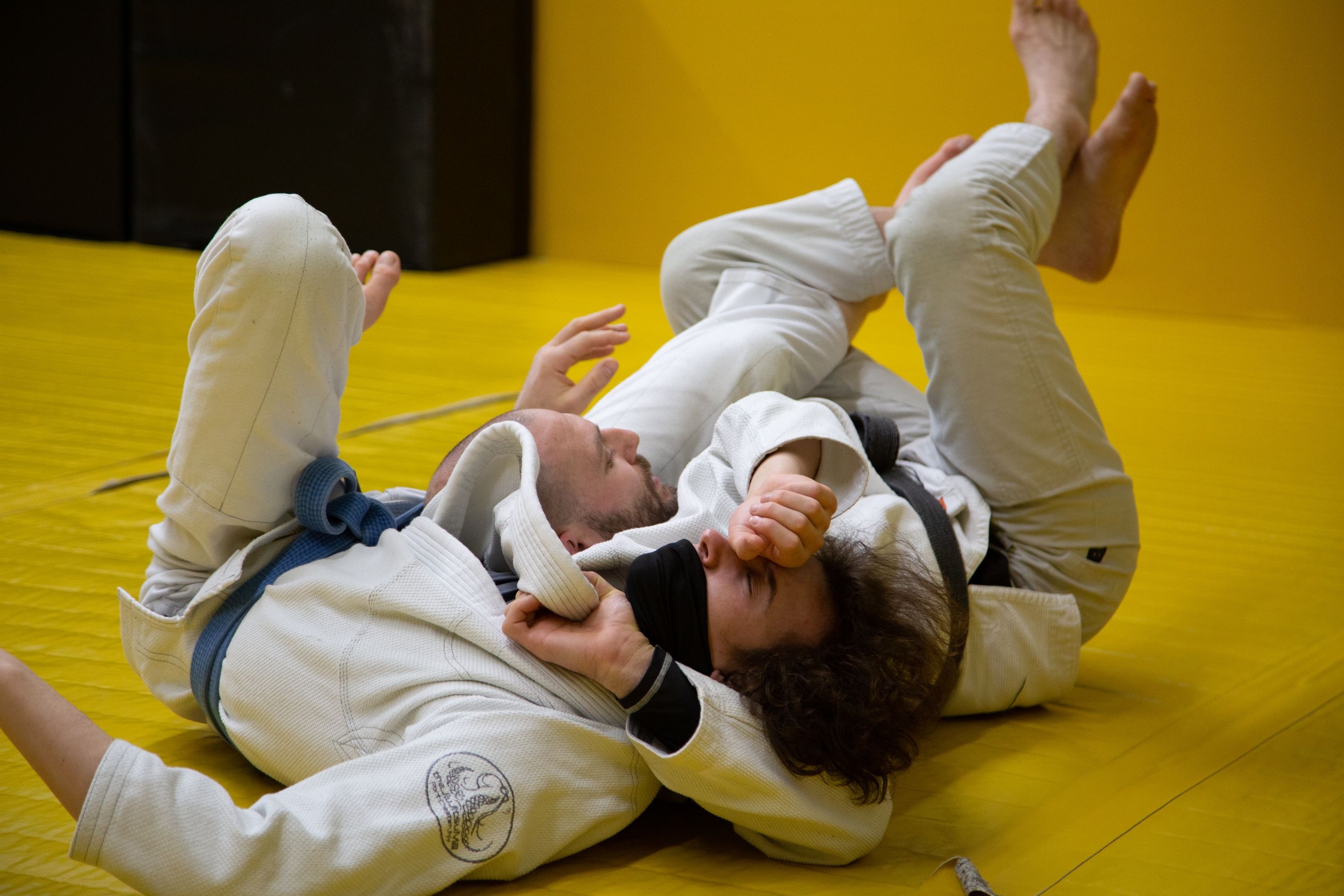 Jiu-jitsu: Combat sports training process at The Jiu Jitsu Mill school, Martial Arts in New York. 2880x1920 HD Wallpaper.