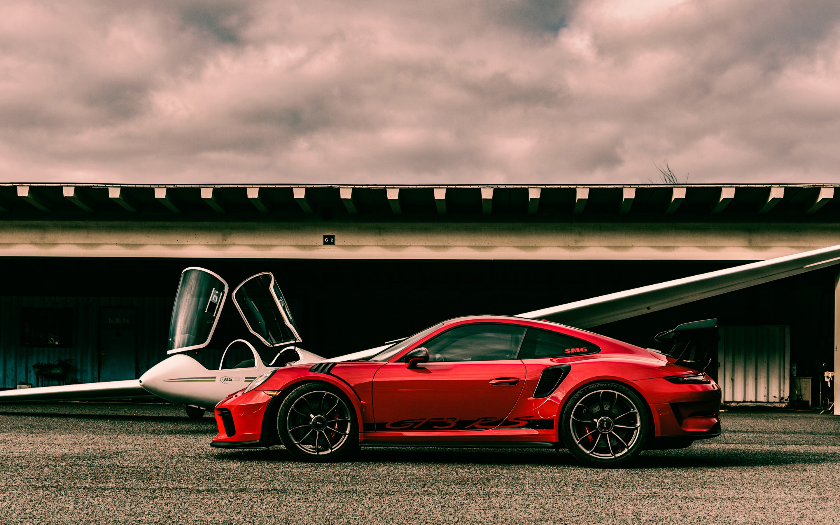 Porsche 911 GT3 RS, Red sports coupe, High-resolution wallpaper, German engineering marvel, 2880x1800 HD Desktop
