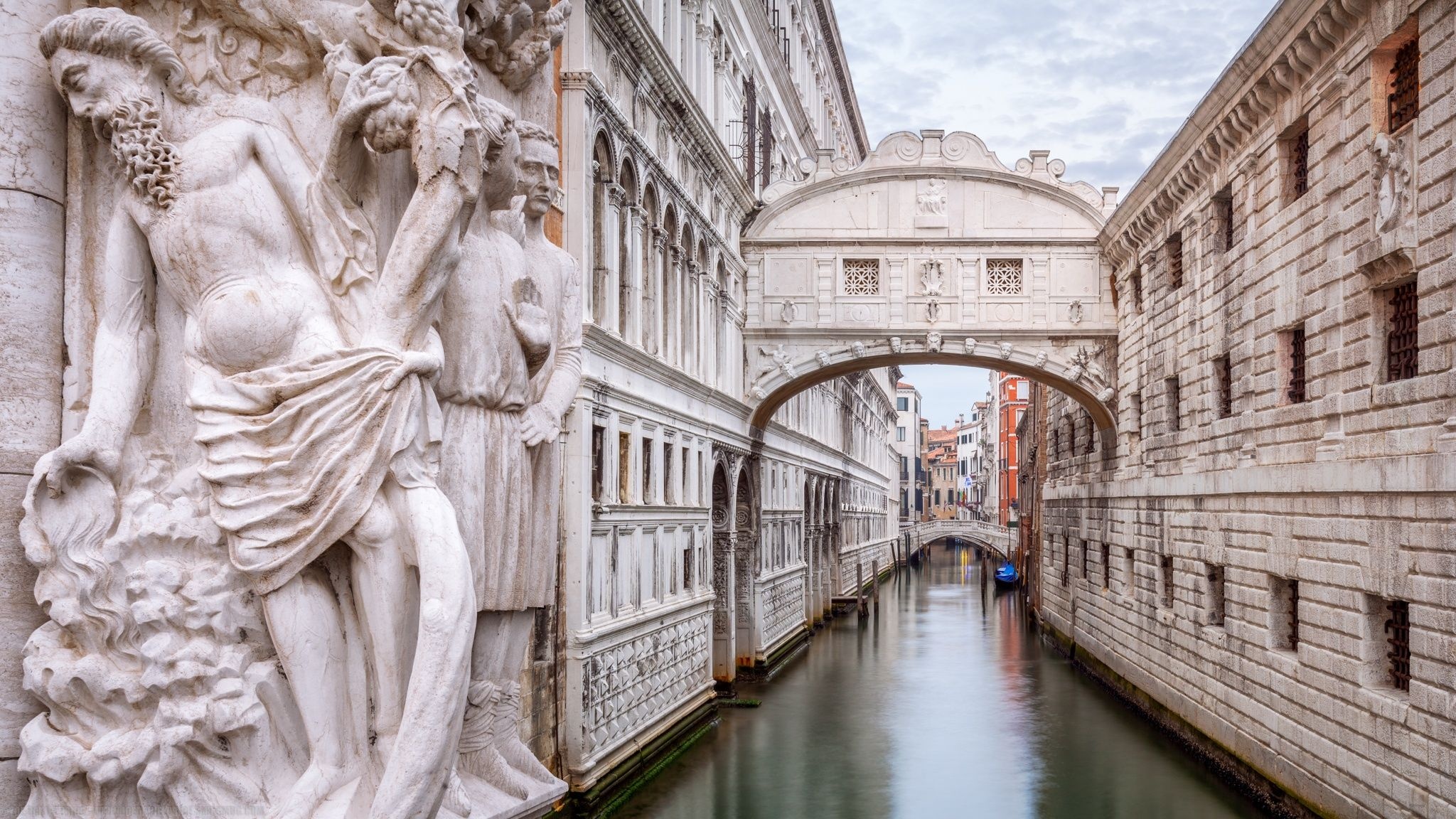 Fesselnder Blick auf die Seufzerbrücke in Venedig, 2050x1160 HD Desktop