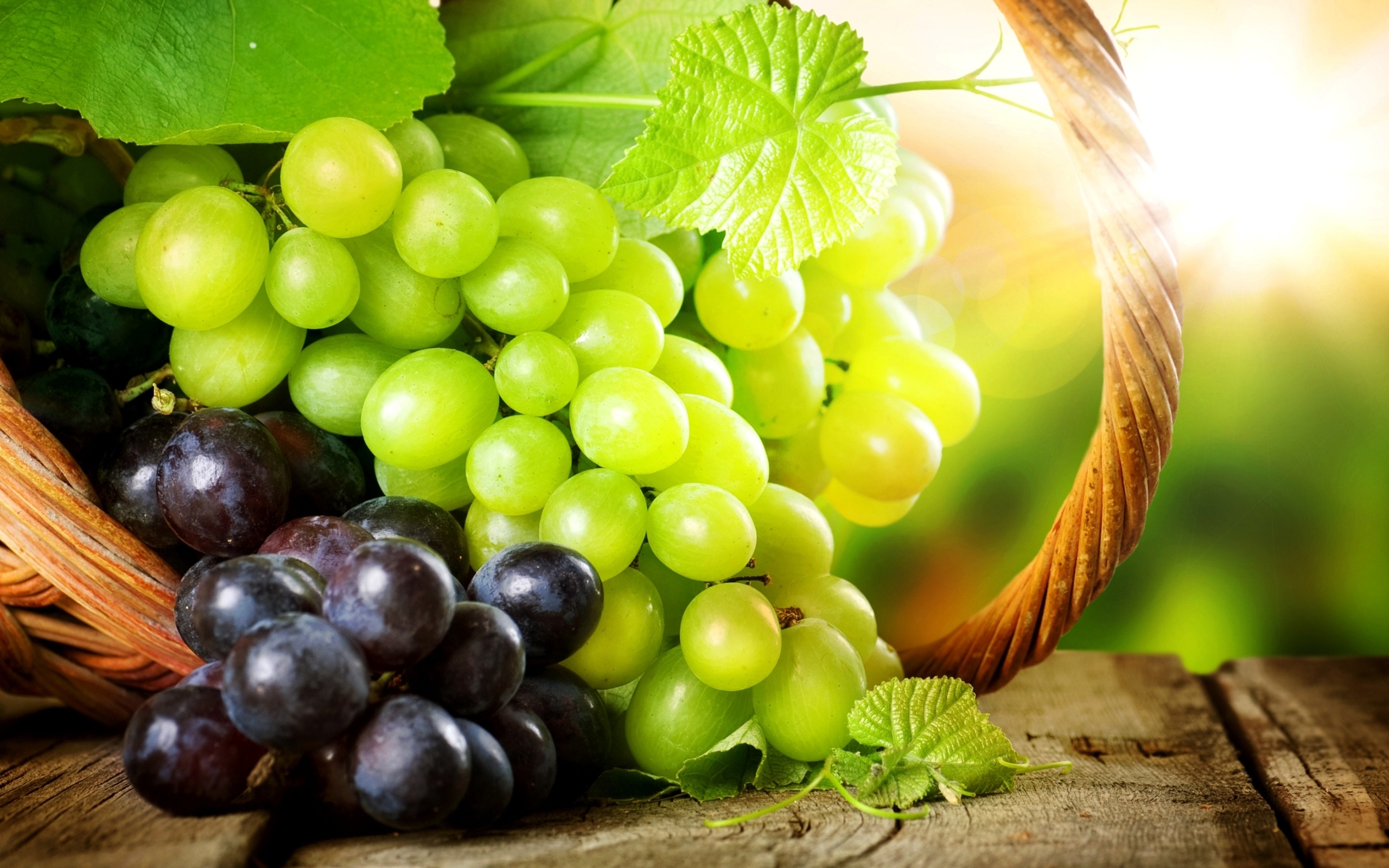 Grapes: A good source of fiber, potassium, and a range of vitamins and other minerals. 2560x1600 HD Background.