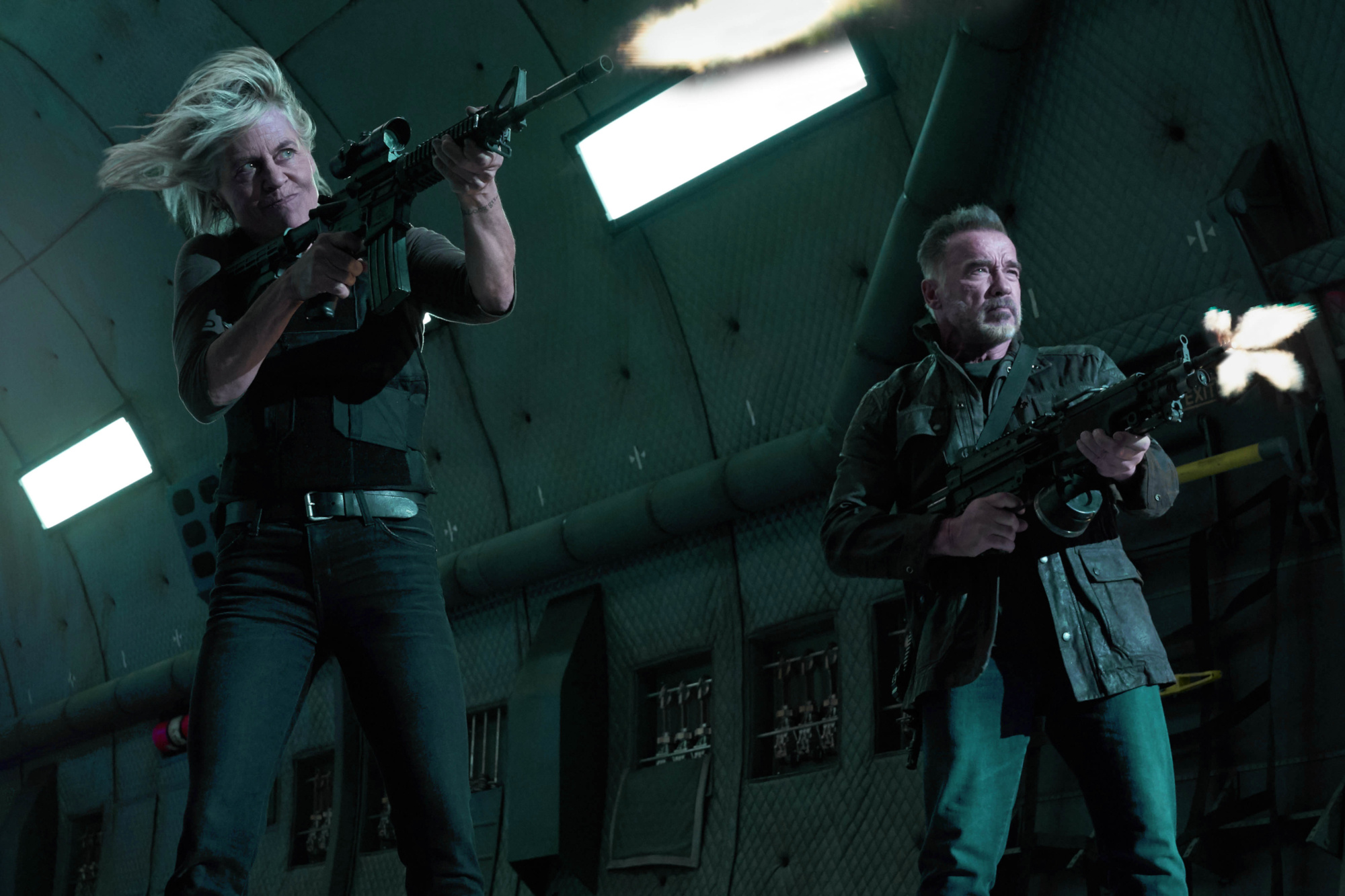 Terminator: Dark Fate: Arnold Schwarzenegger Linda Hamilton as Sarah Connor. 2000x1340 HD Background.