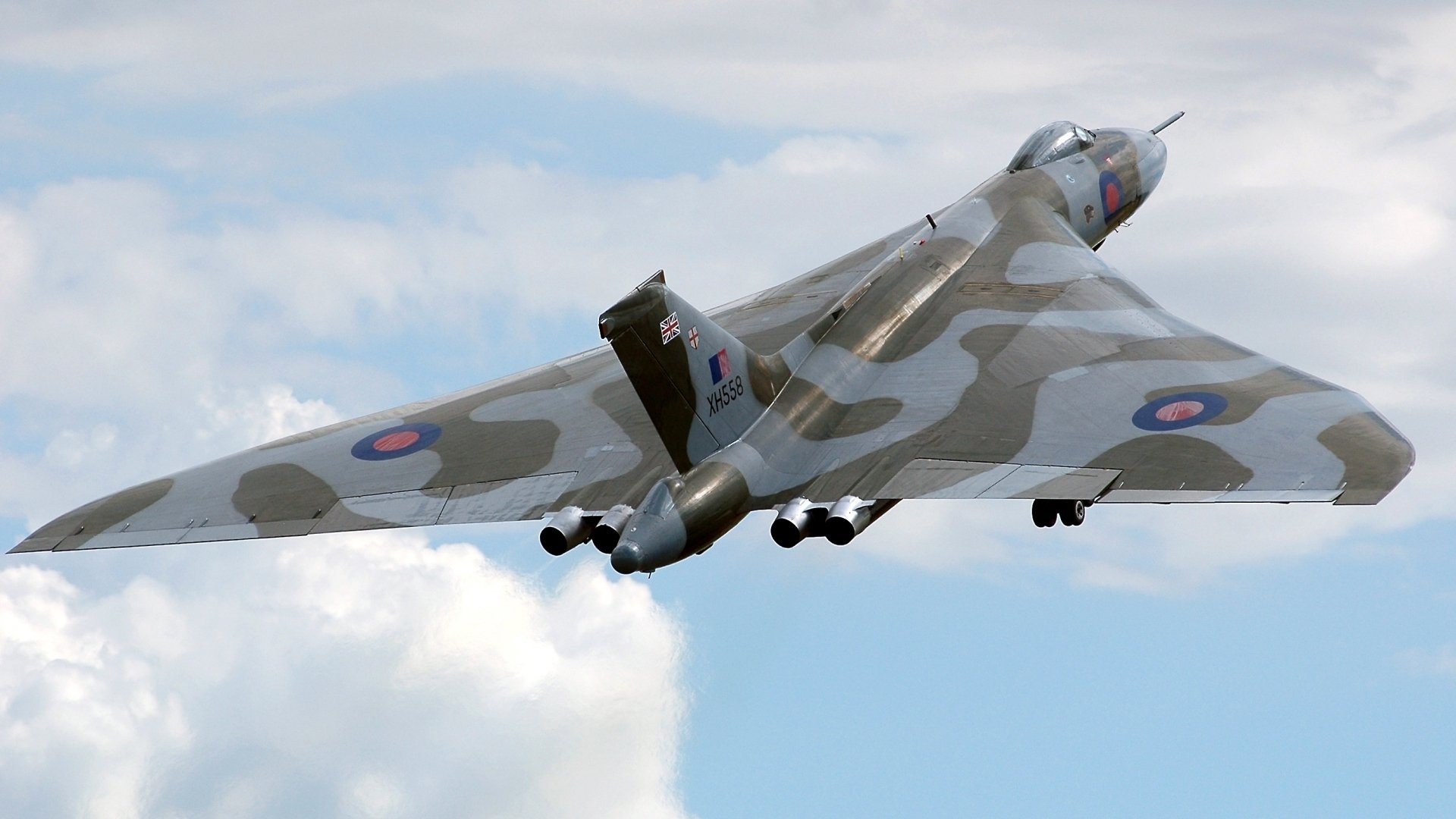 Avro Vulcan, Iconic bomber, Aerial prowess, Military aircraft, 1920x1080 Full HD Desktop