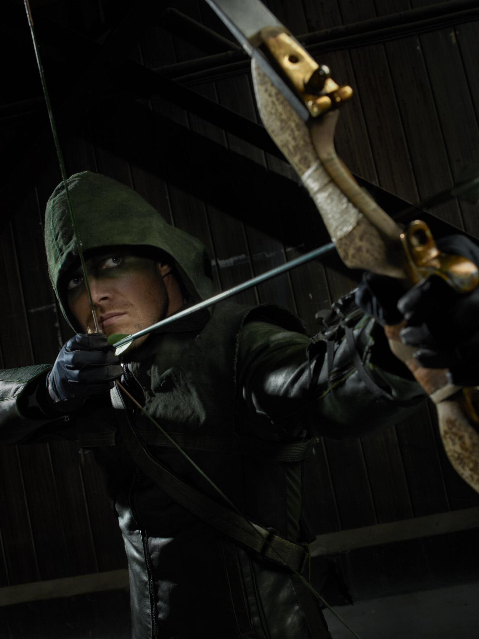 Green Arrow: A member of the Justice League, Archer. 1540x2050 HD Wallpaper.