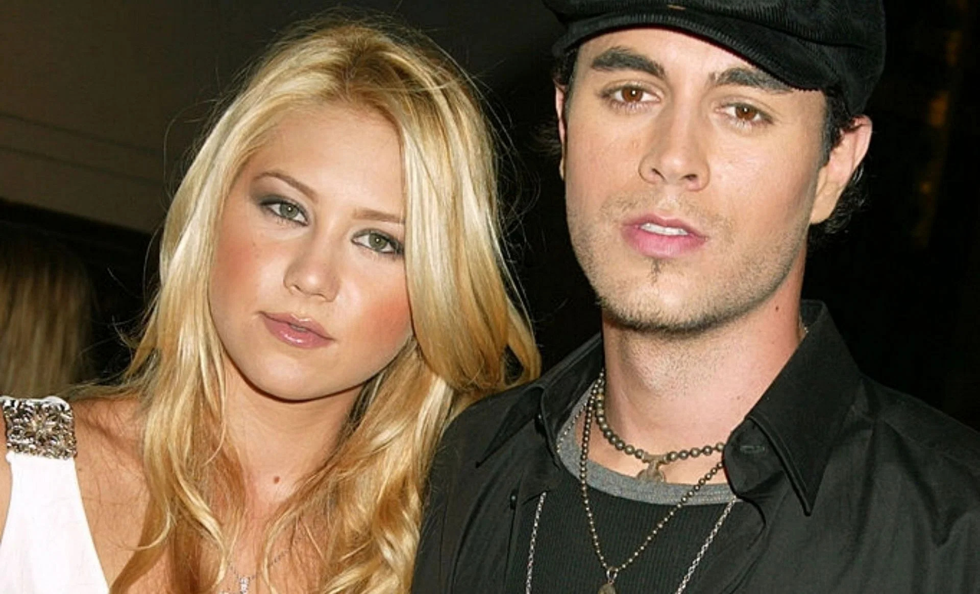 Enrique Iglesias and Anna Kournikova: Former tennis star, Long lasting romance with the singer. 1920x1170 HD Background.