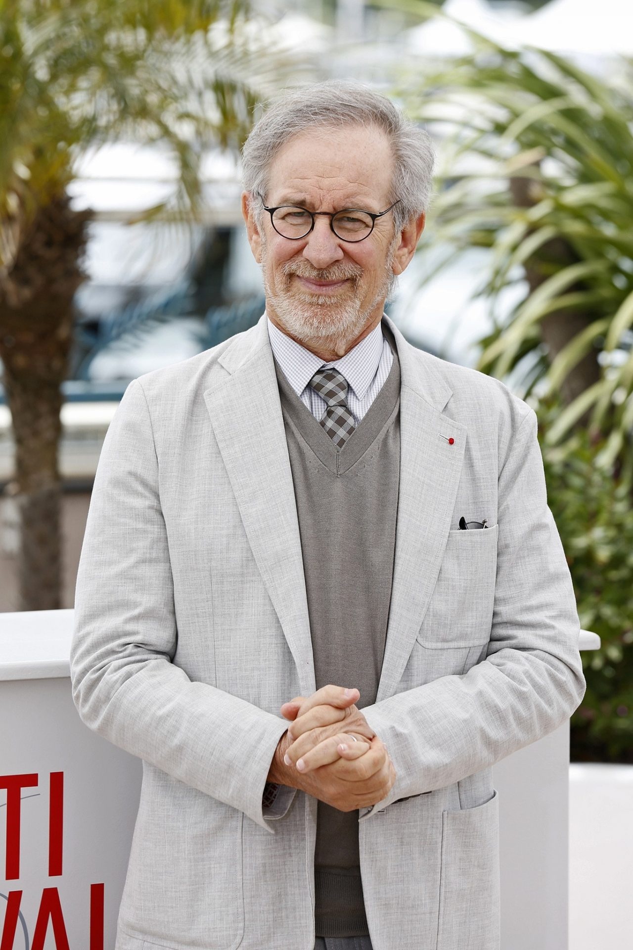 Steven Spielberg, Filmmaker's wealth, Estimated fortune, 2022 update, 1280x1920 HD Phone