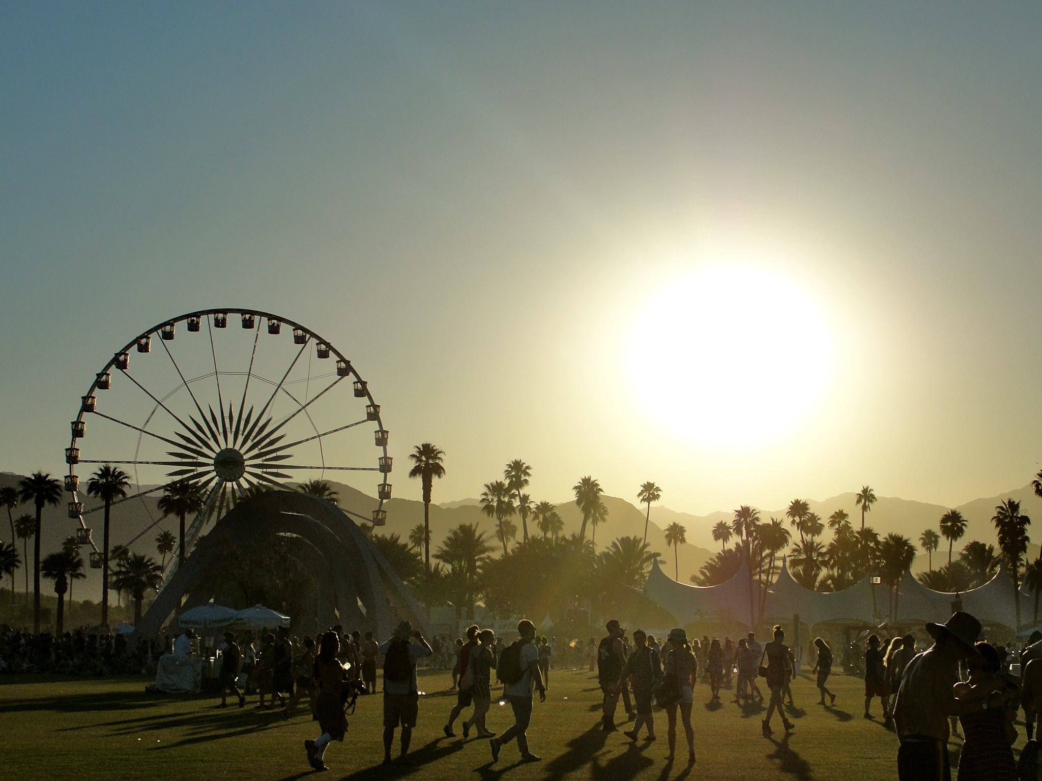 Coachella: La Grande Wheel, The largest portable wheel in North America. 2050x1540 HD Wallpaper.