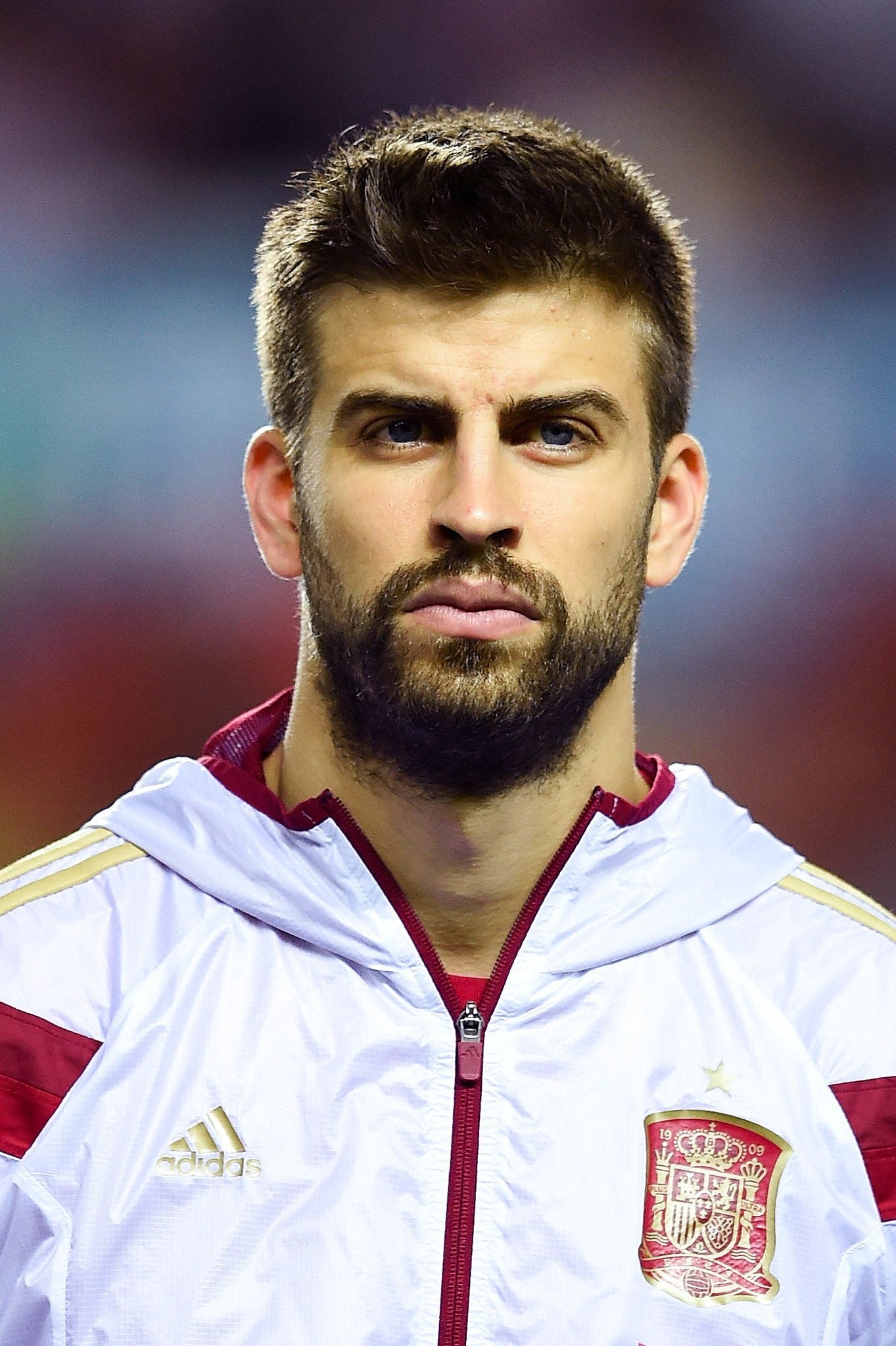 Gerard Pique: Was a member of the Spain under-19 team that won the 2006 UEFA European Under-19 Championship in Poland. 1370x2050 HD Wallpaper.