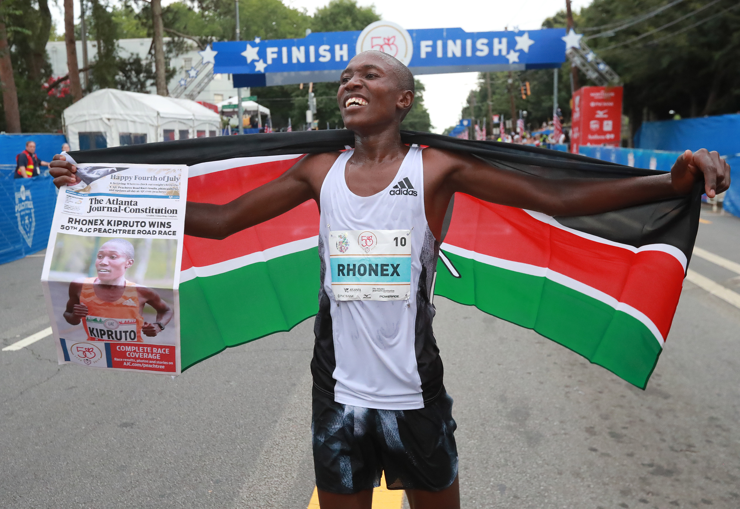 Rhonex Kipruto, Peachtree road race, Kenyan triumph, Road running record, 2400x1660 HD Desktop