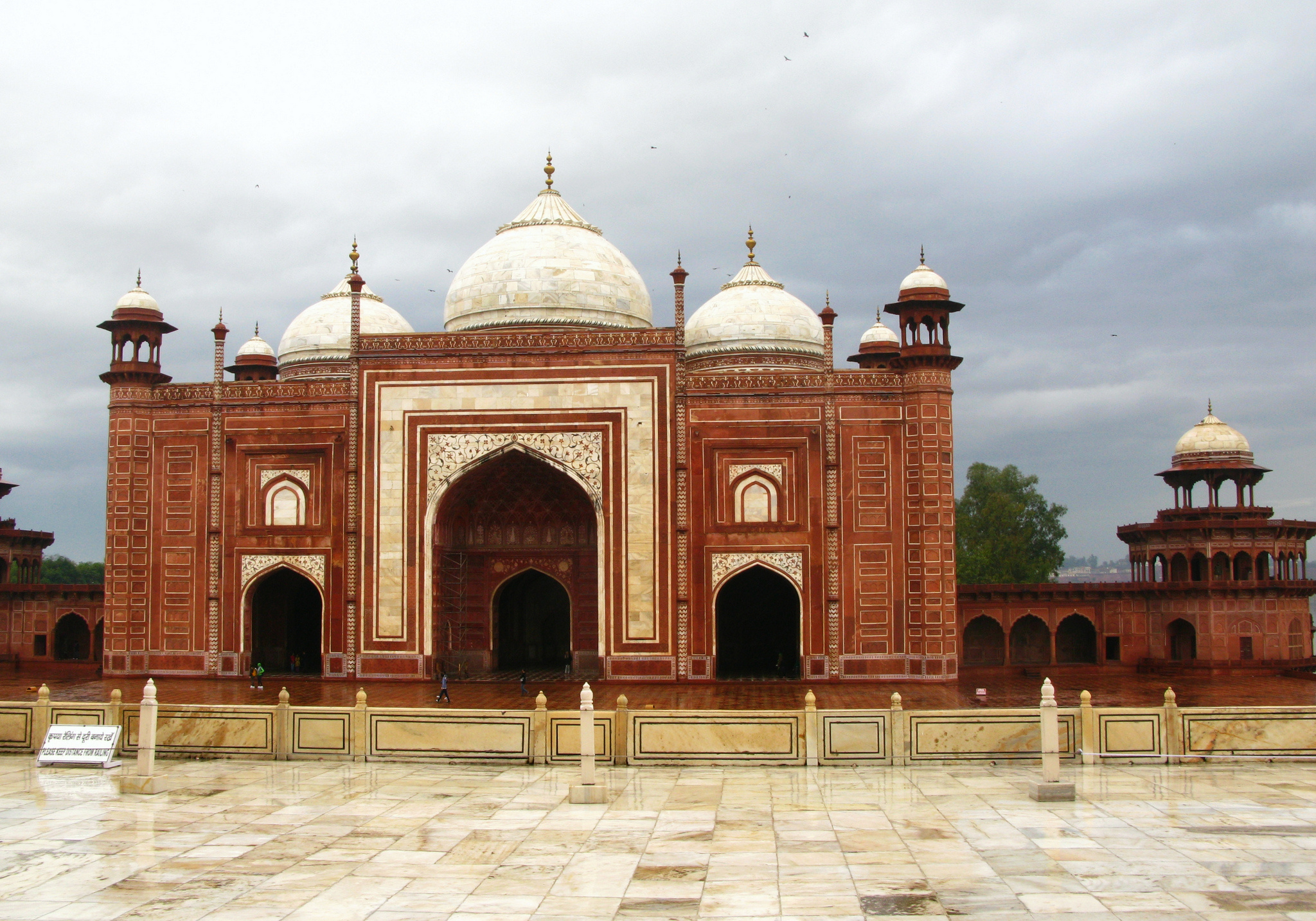 Taj Mahal, Mosque of serene beauty, Symbolic Indian architecture, Wonder of the world, 2050x1440 HD Desktop