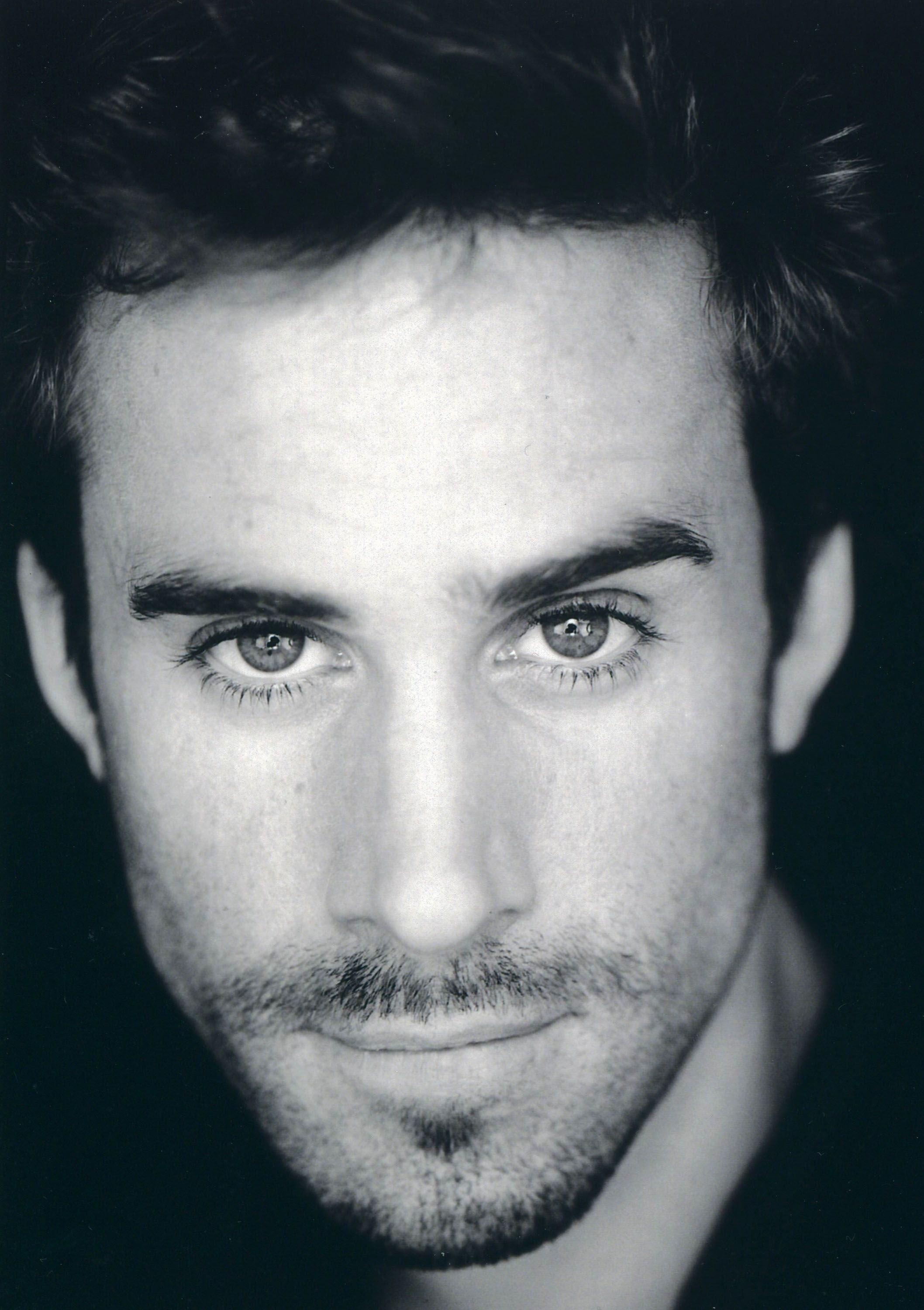 Joseph Fiennes, Actor, Star of stage and screen, 2120x3000 HD Phone