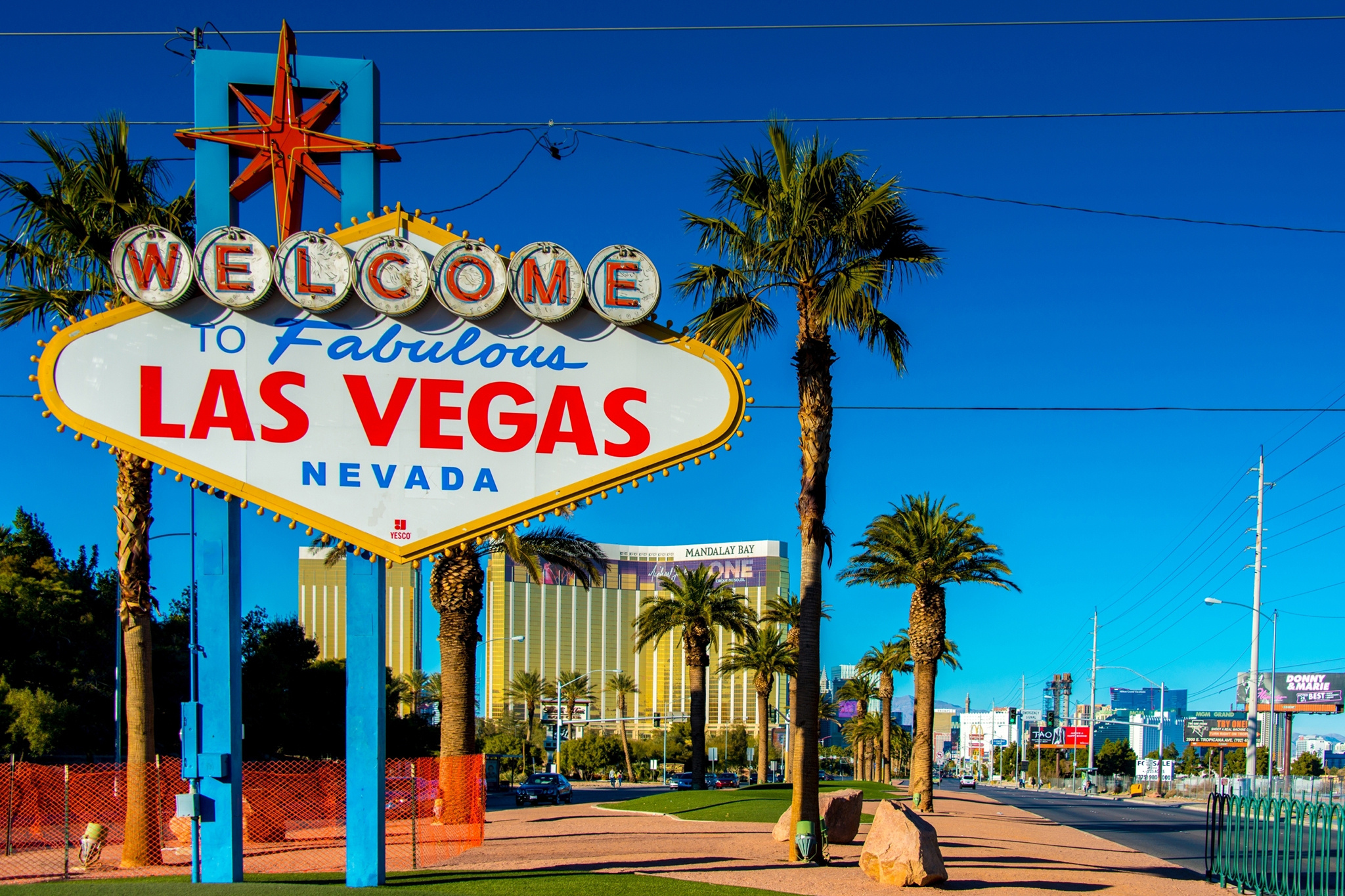Unforgettable Vegas experiences, Top attractions, Action-packed itinerary, Incredible memories, 2050x1370 HD Desktop