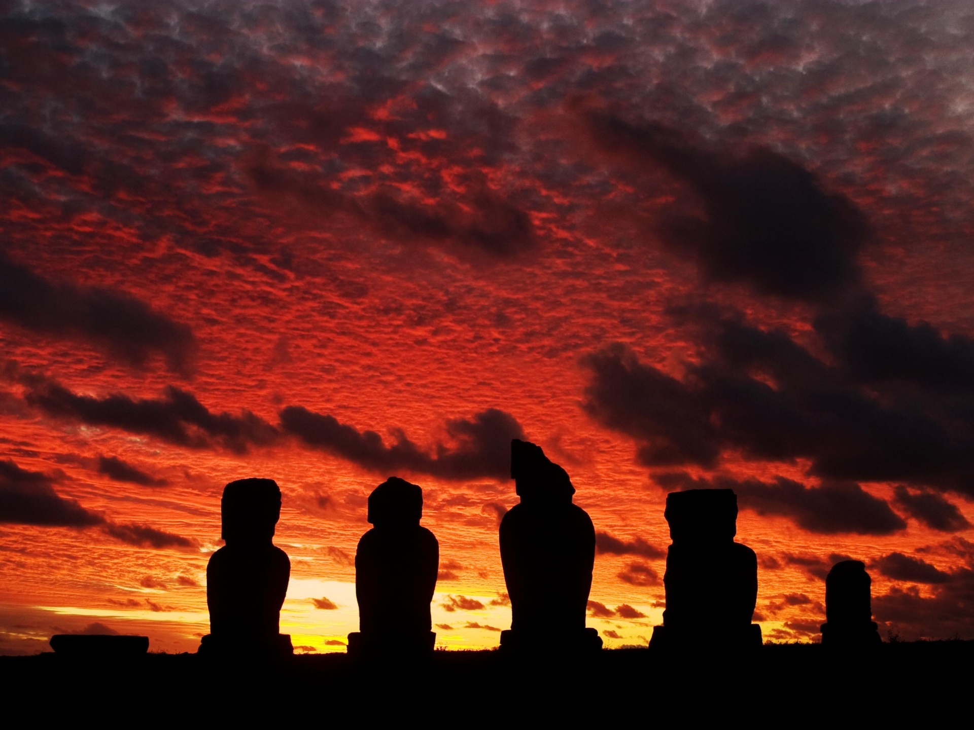 Easter Island, Majestic Moai statues, Polynesian history, Megalithic sculptures, 1920x1440 HD Desktop