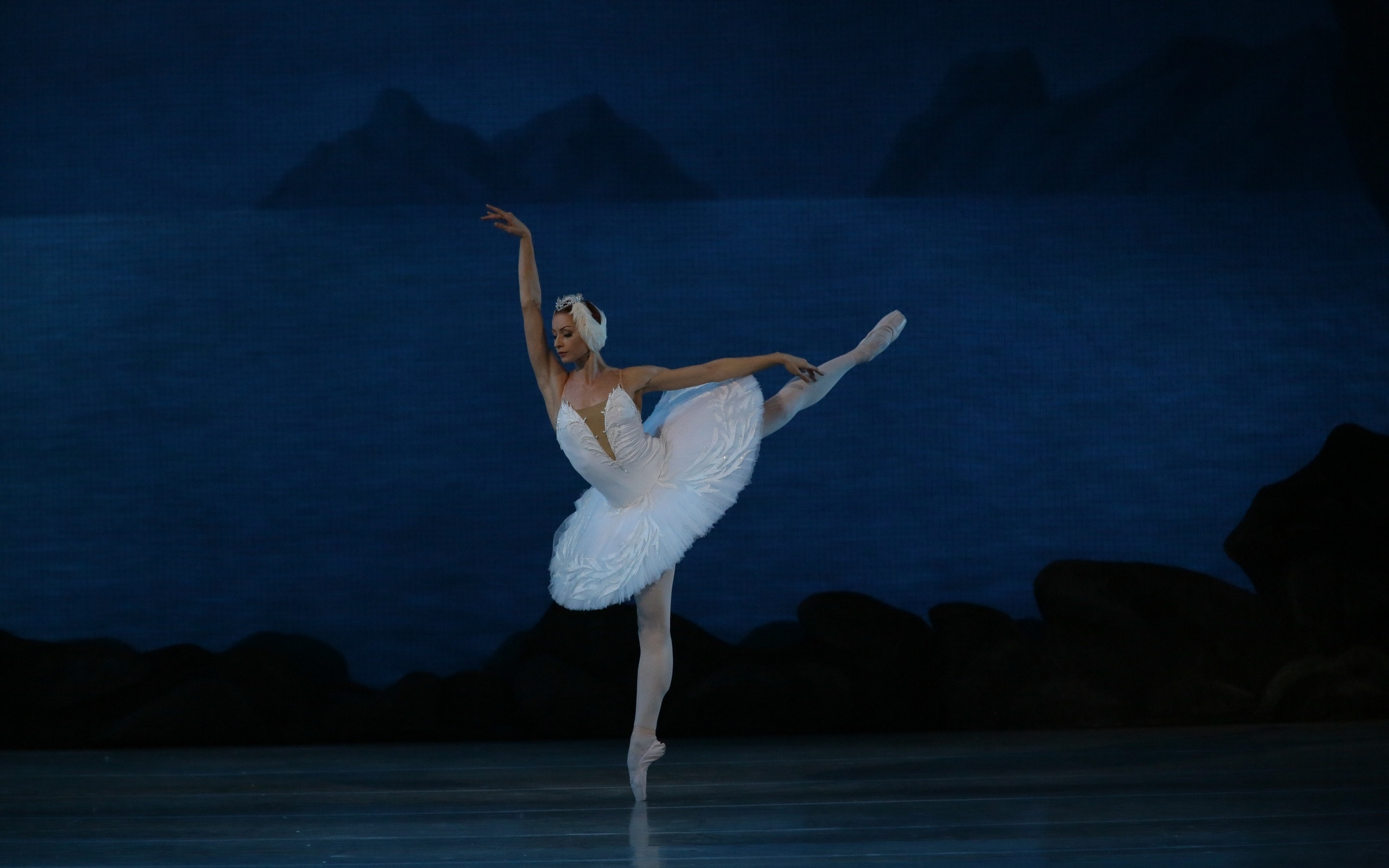 Ballerina desktop, Dance-inspired backgrounds, Beautiful art, Ballet grace, 2560x1600 HD Desktop