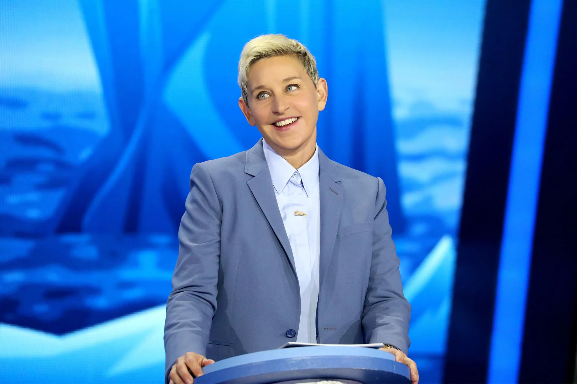 Ellen DeGeneres, Art collection, Selling, 2000x1340 HD Desktop