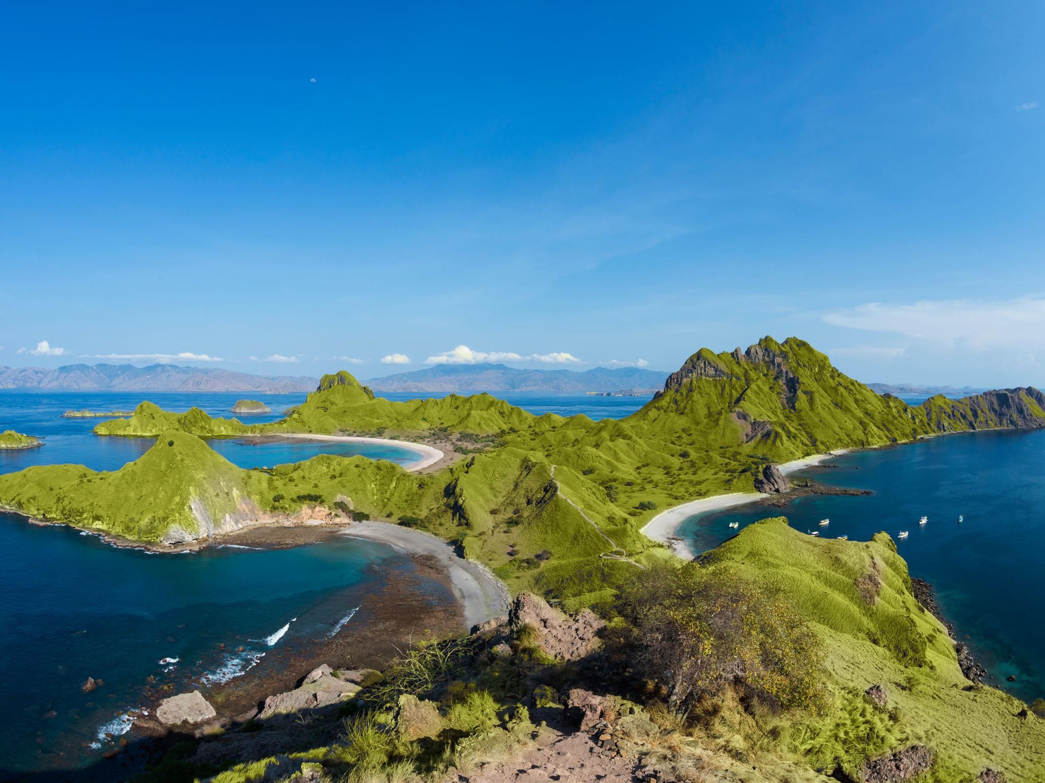 Komodo Island, Labuan Bajo hotels, Affordable stays, 2050x1540 HD Desktop
