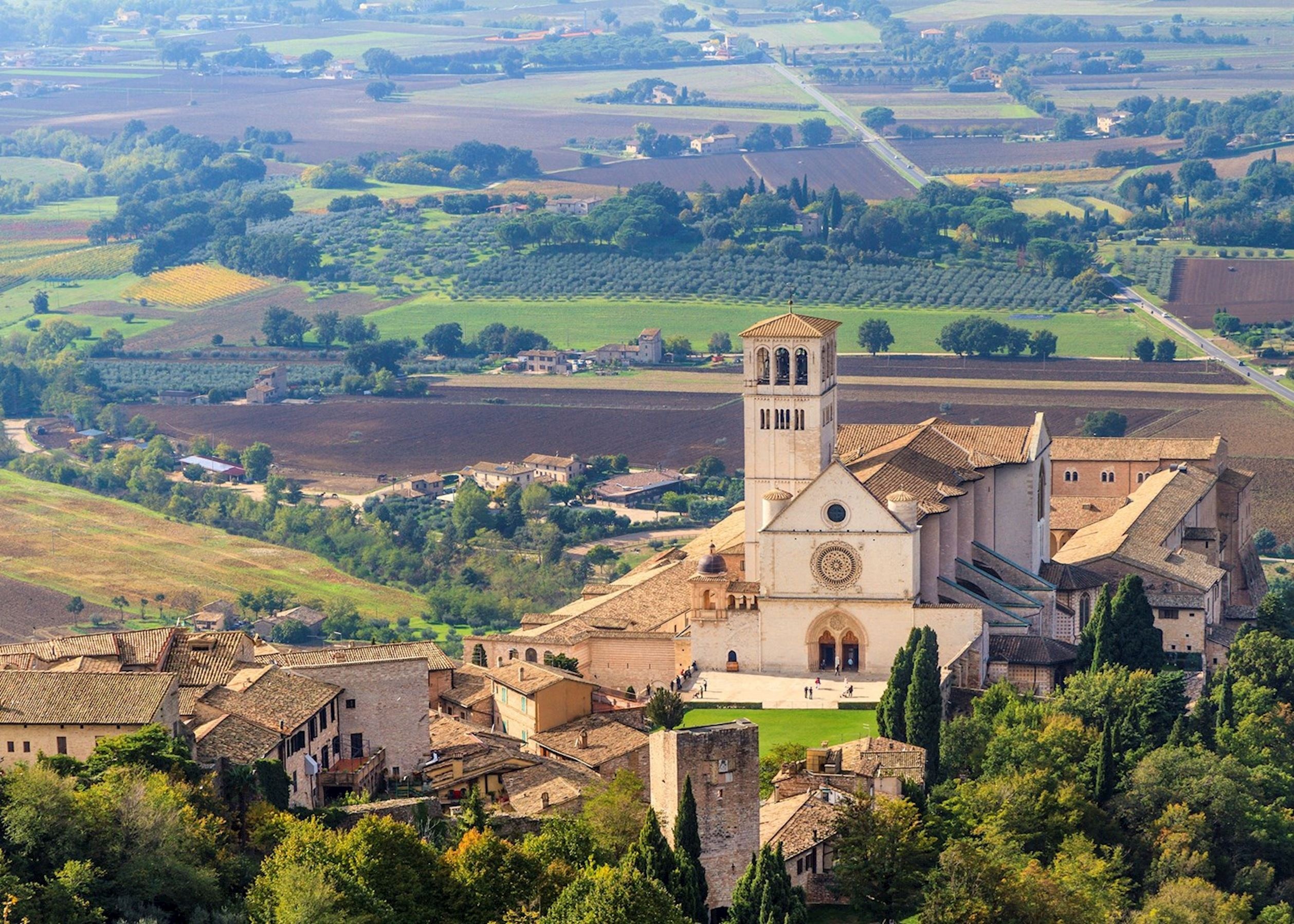 Basilica of Saint Francis of Assisi, Tailor-made vacations, Assisi exploration, Audley Travel, 2520x1800 HD Desktop