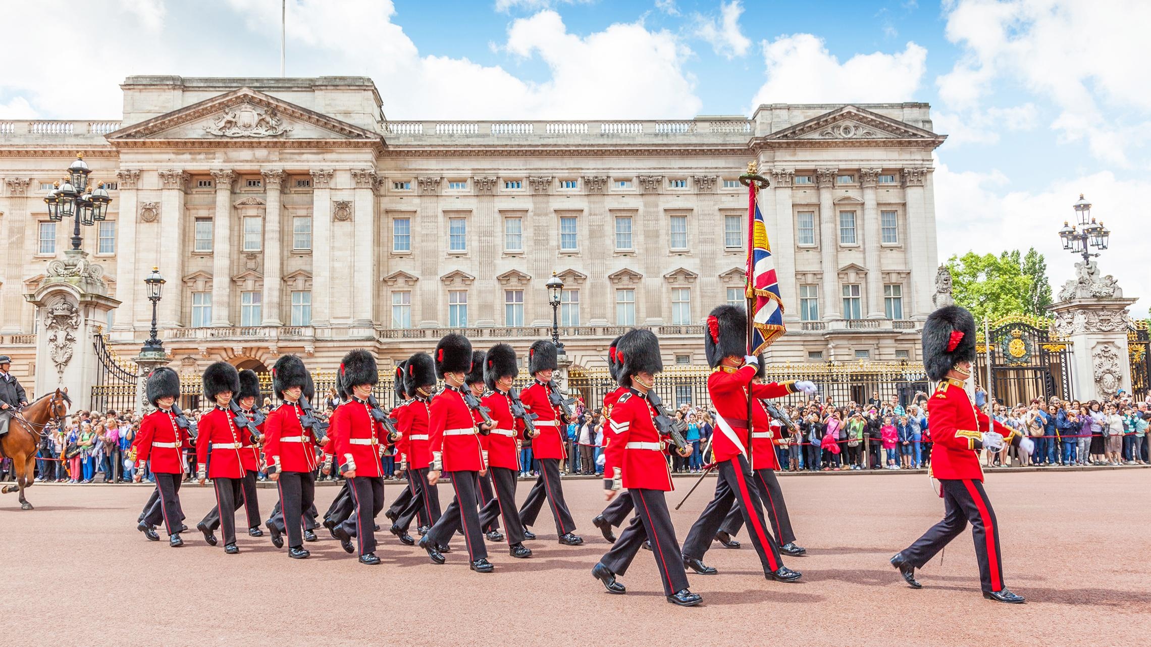 369 million refurbishment, Buckingham Palace, Luxury London, Inside, 2280x1290 HD Desktop