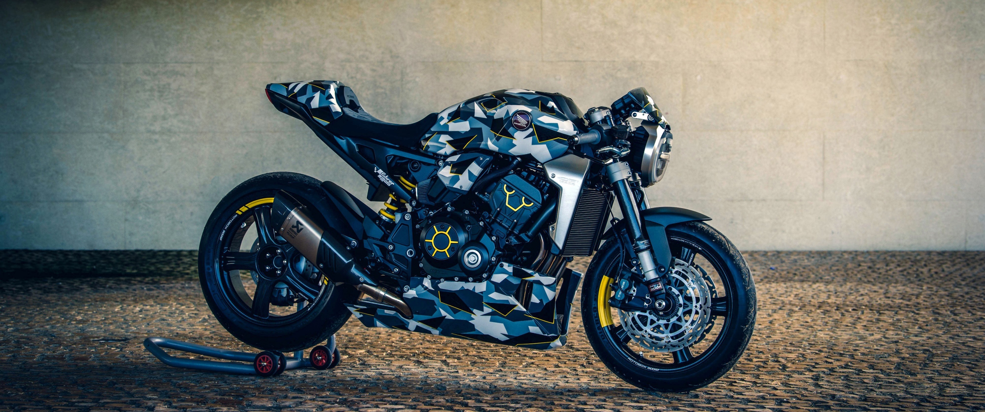 Honda CB1000R, Sporty bikes, Powerful performance, Striking visuals, 3440x1440 Dual Screen Desktop