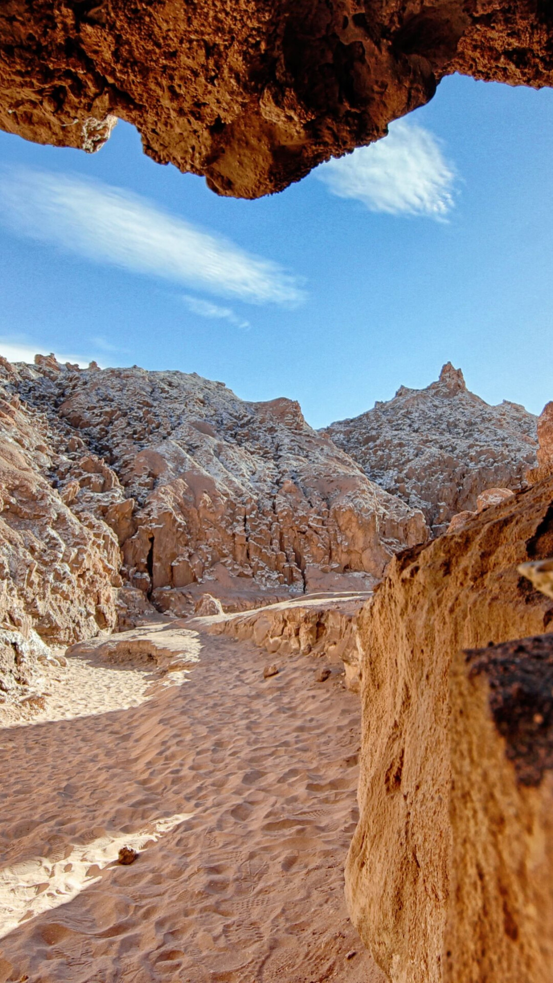 Geology: A barren area where little precipitation occurs, Sandstone rock. 1080x1920 Full HD Wallpaper.