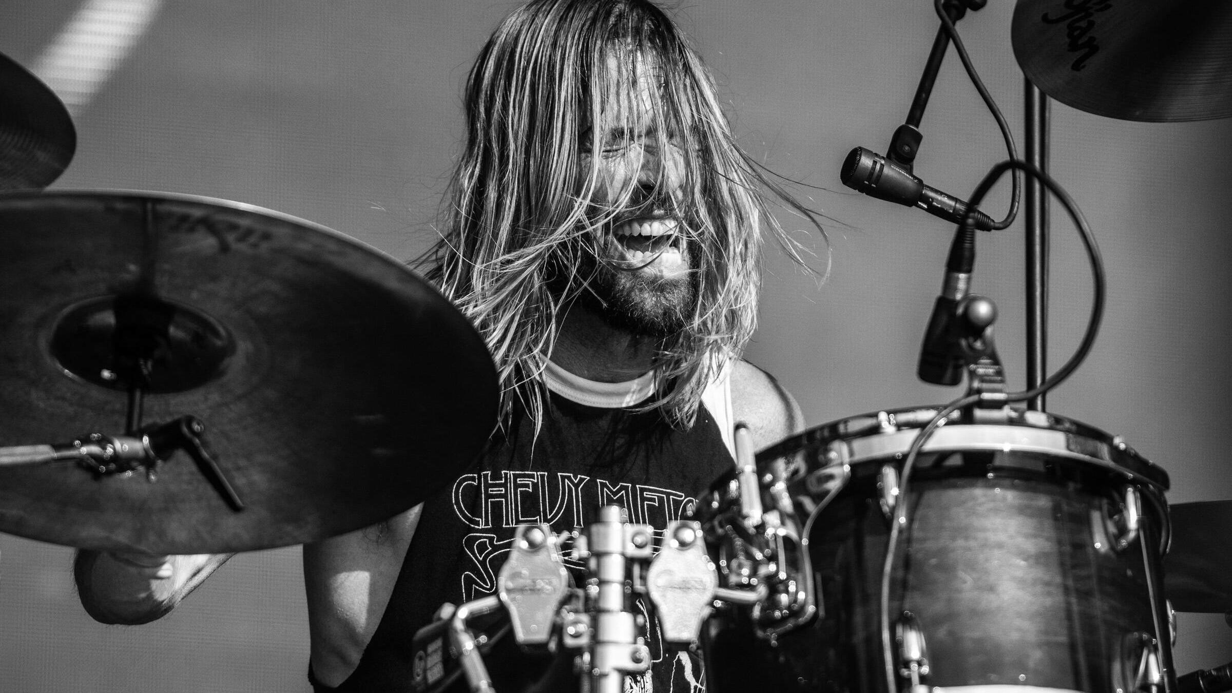 Foo Fighters: Taylor Hawkins, The drummer of the rock band, Monochrome. 2400x1350 HD Background.
